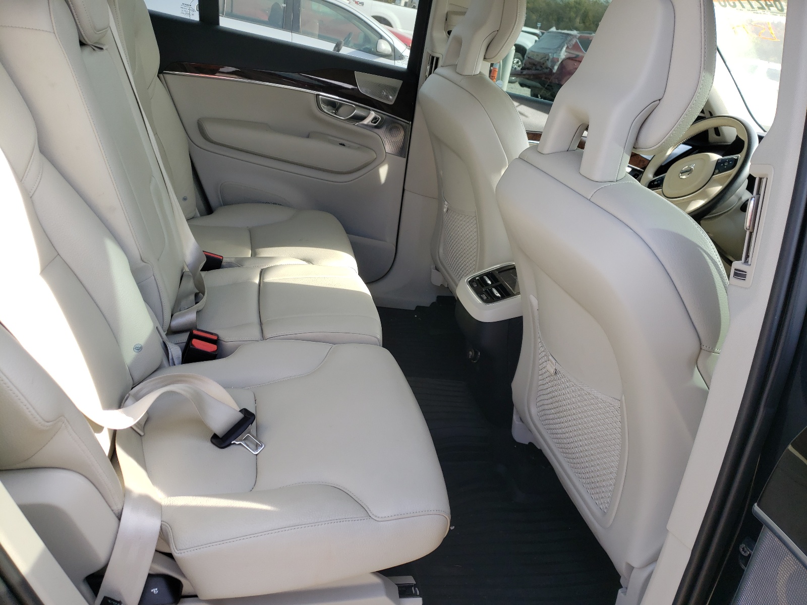 Photo 6 from auction – 2017 VOLVO XC90 T6 with VIN YV4A22PK4H1137060