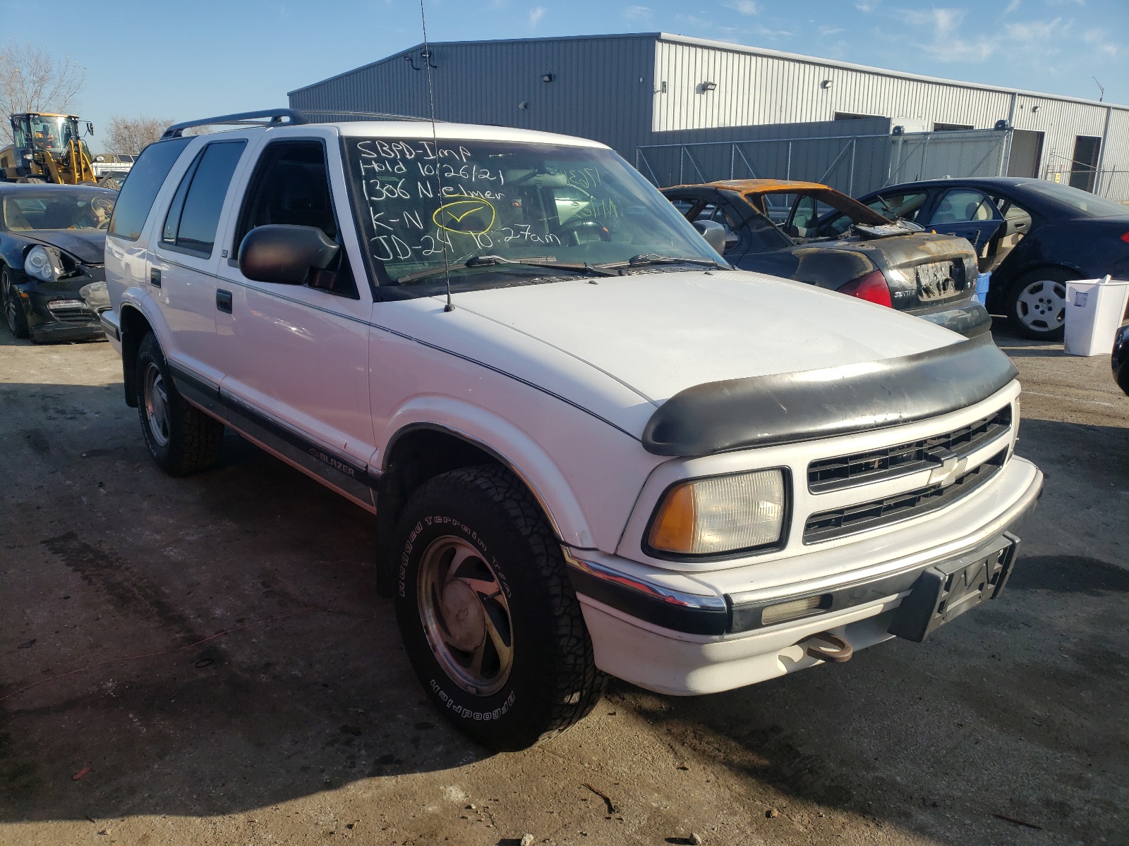 CHEVROLET BLAZER 1997 with VIN 1GNDT13W3V2249958 - Photo from auction