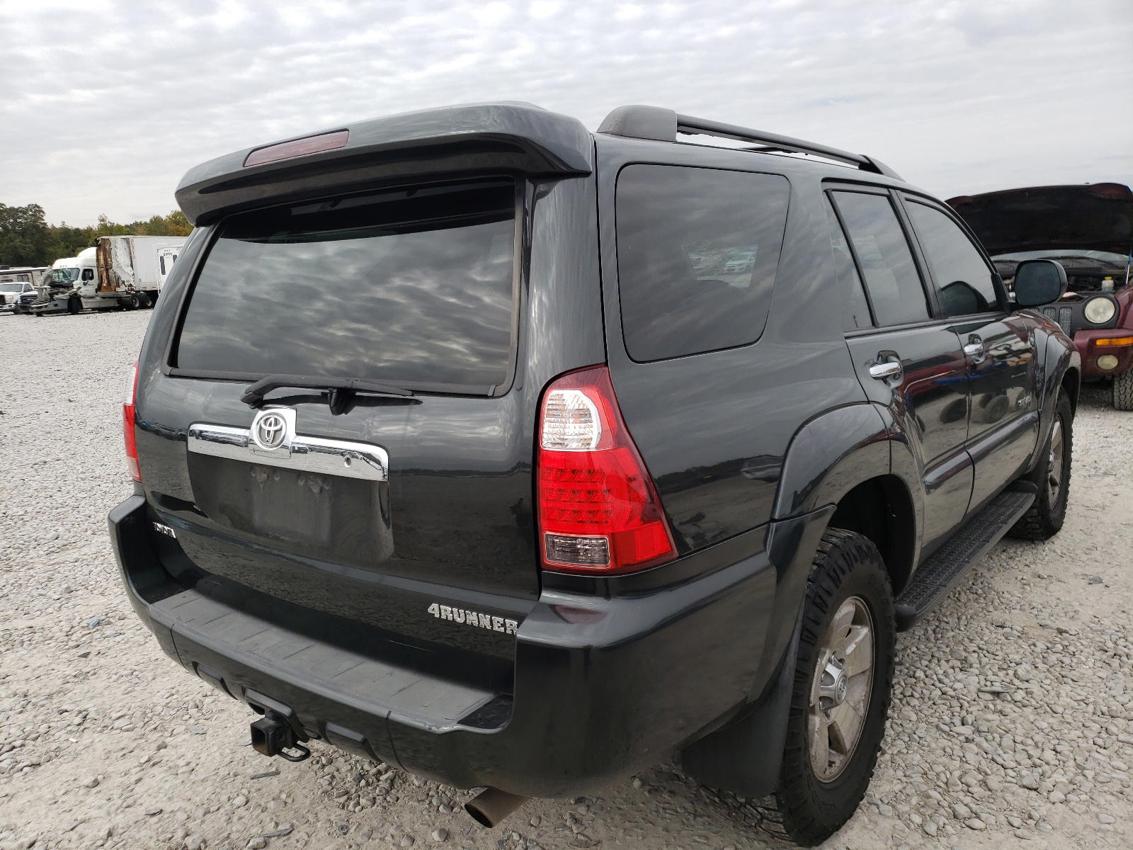 Photo 4 from auction – 2007 TOYOTA 4RUNNER SR with VIN JTEBU14R970117996
