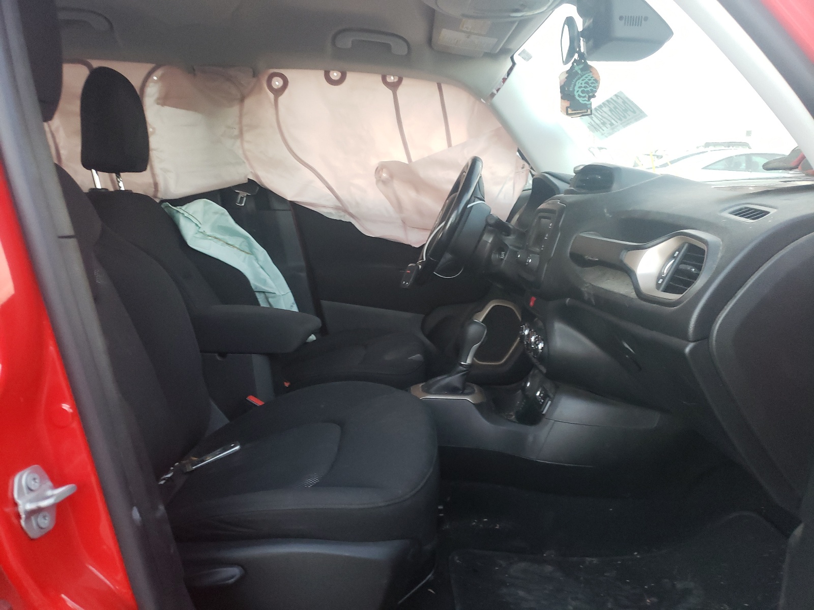 Photo 5 from auction – 2017 JEEP RENEGADE L with VIN ZACCJBBB6HPG08499