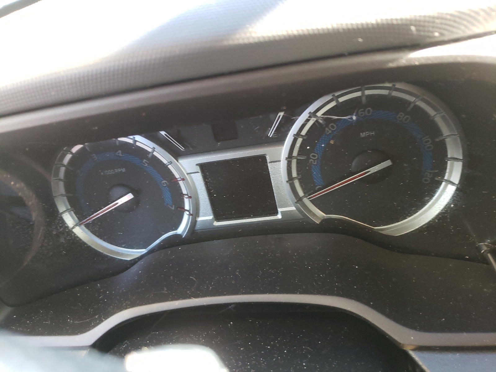 Photo 8 from auction – 2014 TOYOTA 4RUNNER SR with VIN JTEBU5JR8E5197898