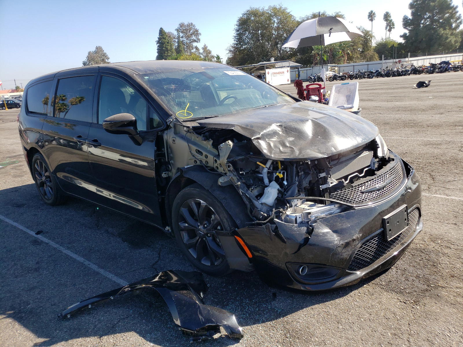 CHRYSLER PACIFICA T 2020 with VIN 2C4RC1FGXLR118981 - Photo from auction