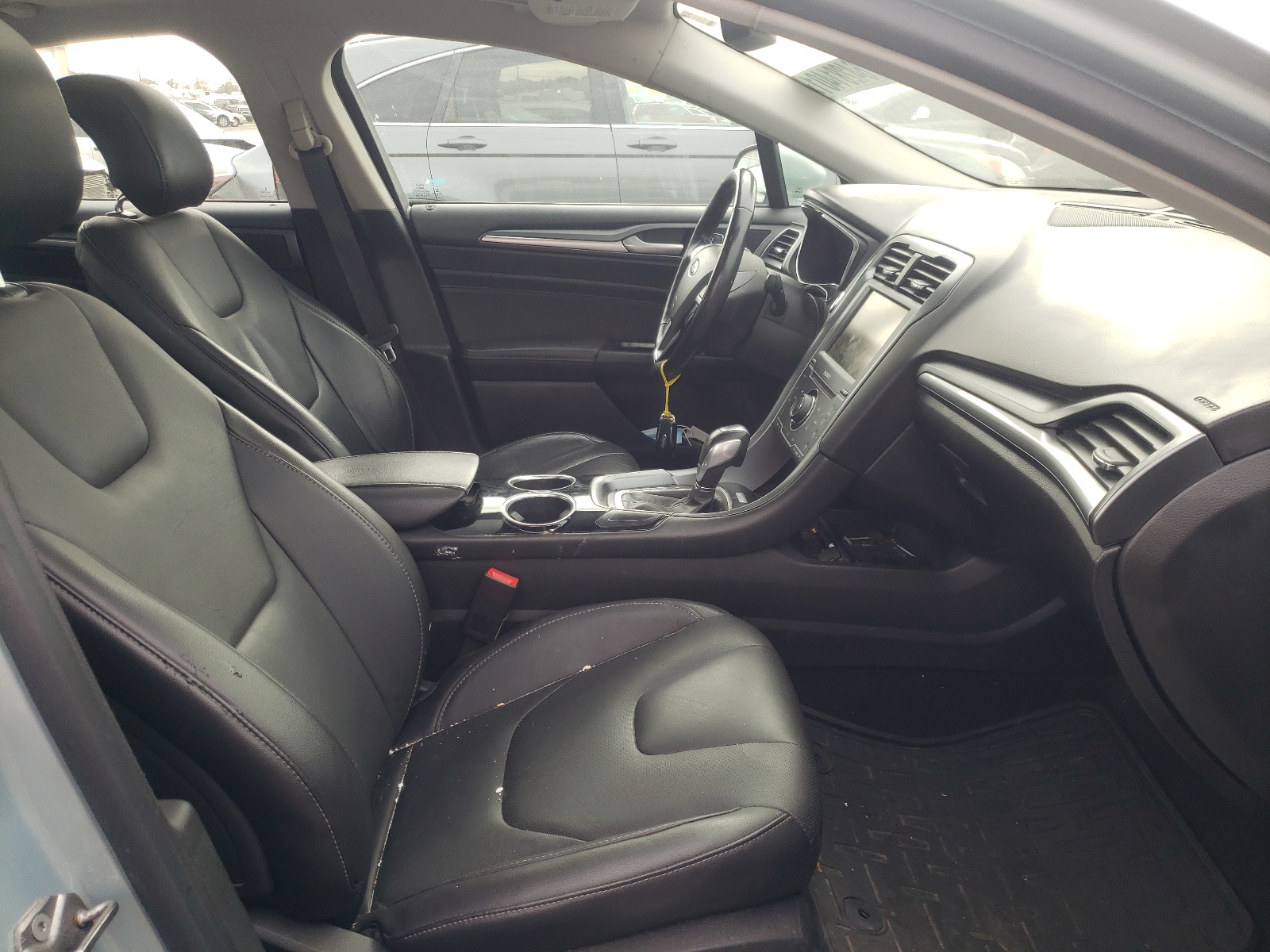Photo 5 from auction – 2013 FORD FUSION TIT with VIN 3FA6P0RU8DR351942