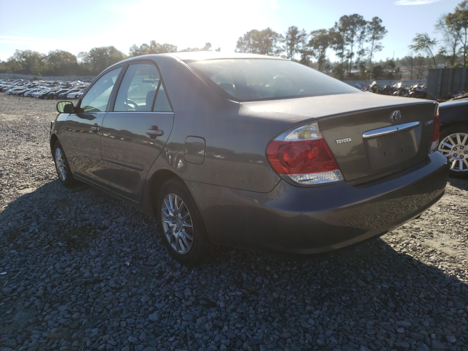 Photo 3 from auction – 2006 TOYOTA CAMRY LE with VIN 4T1BE32K66U689372