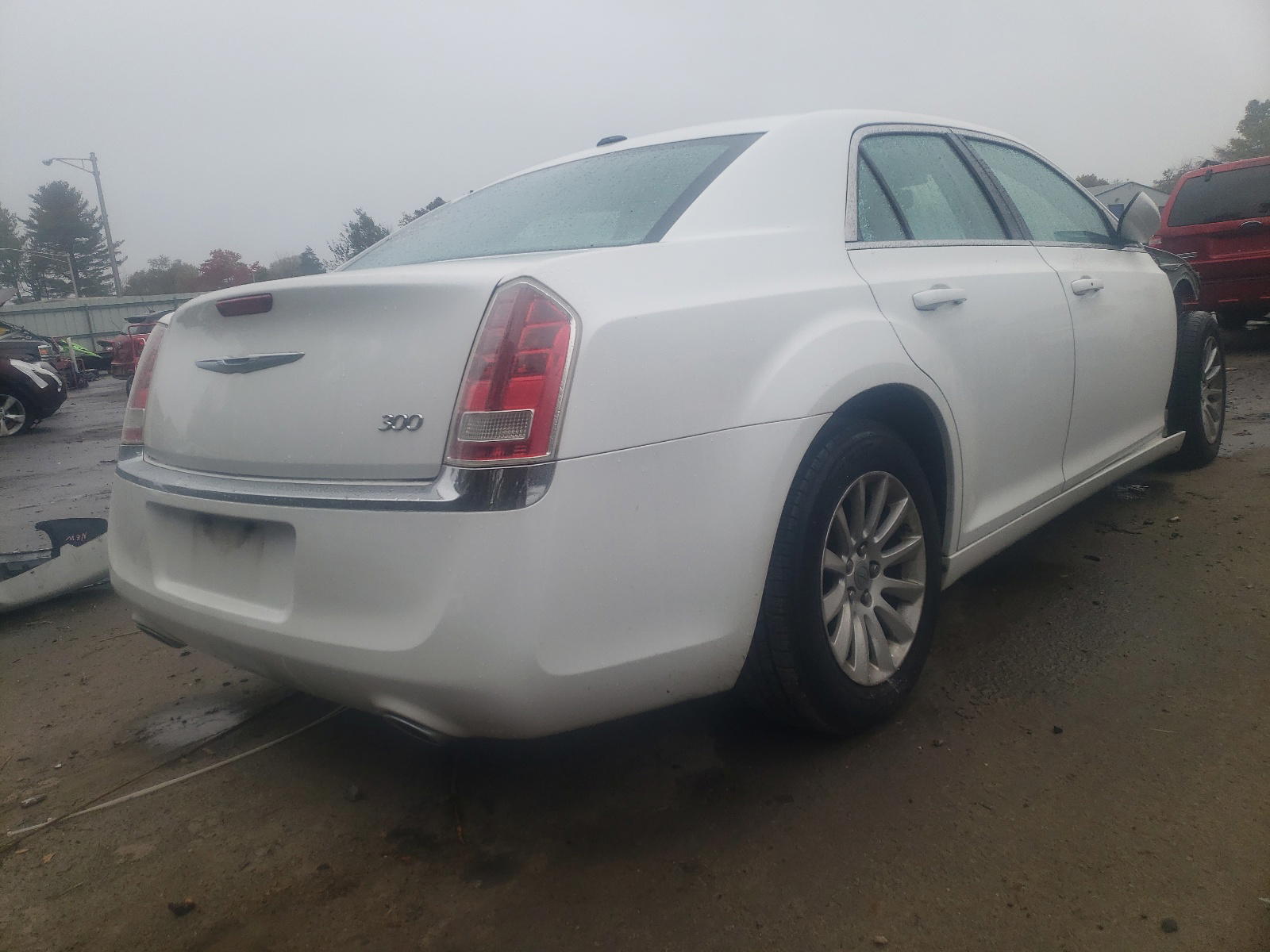 Photo 4 from auction – 2013 CHRYSLER 300 with VIN 2C3CCAAG4DH527244