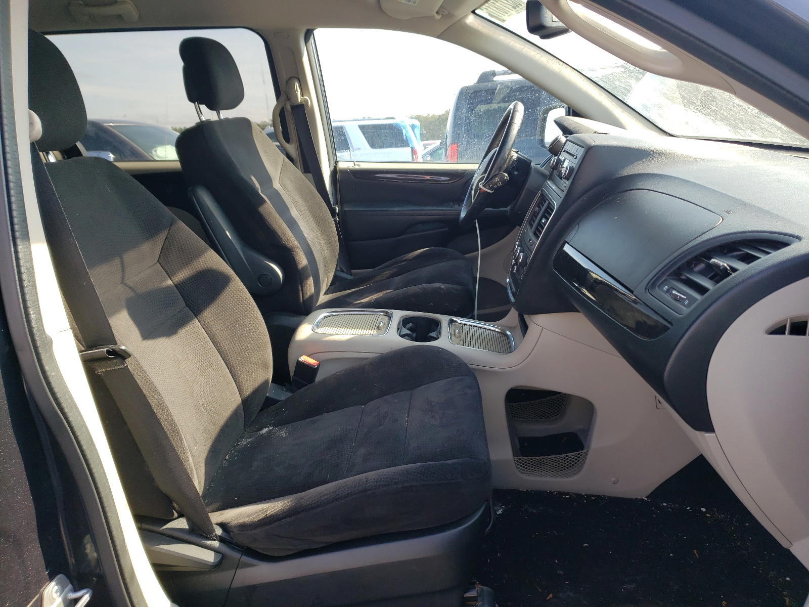 Photo 5 from auction – 2014 DODGE GRAND CARA with VIN 2C4RDGCG8ER261838