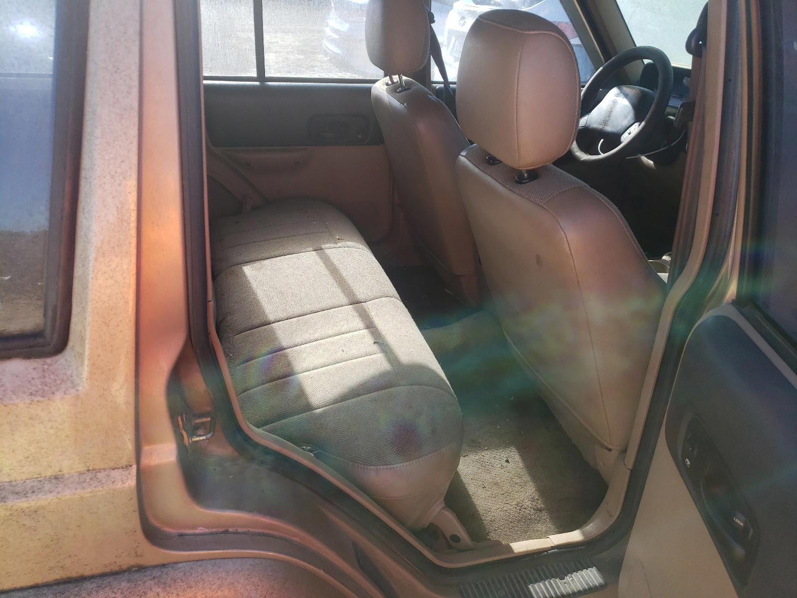 Photo 6 from auction – 2000 JEEP CHEROKEE C with VIN 1J4FF58S2YL261971