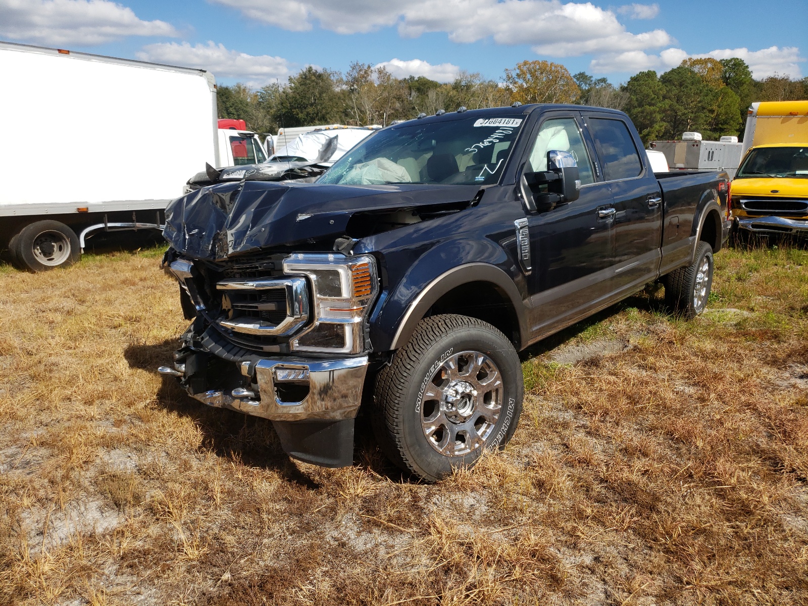 Photo 2 from auction – 2021 FORD F350 SUPER with VIN 1FT8W3BN1MEC24320
