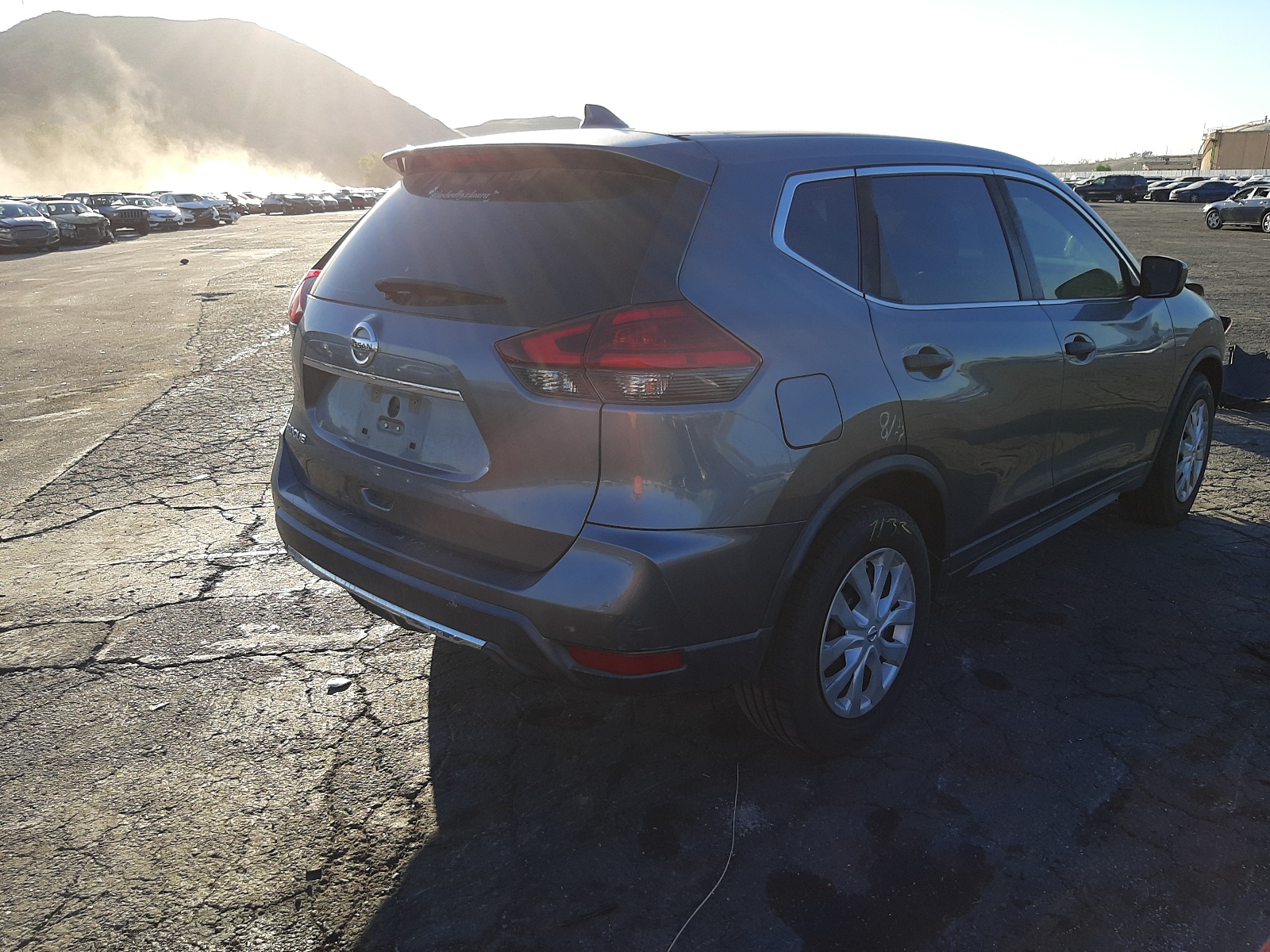 Photo 4 from auction – 2017 NISSAN ROGUE S with VIN KNMAT2MT6HP581678
