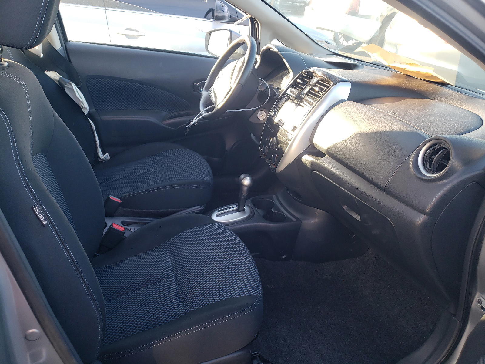 Photo 5 from auction – 2015 NISSAN VERSA NOTE with VIN 3N1CE2CP6FL446252
