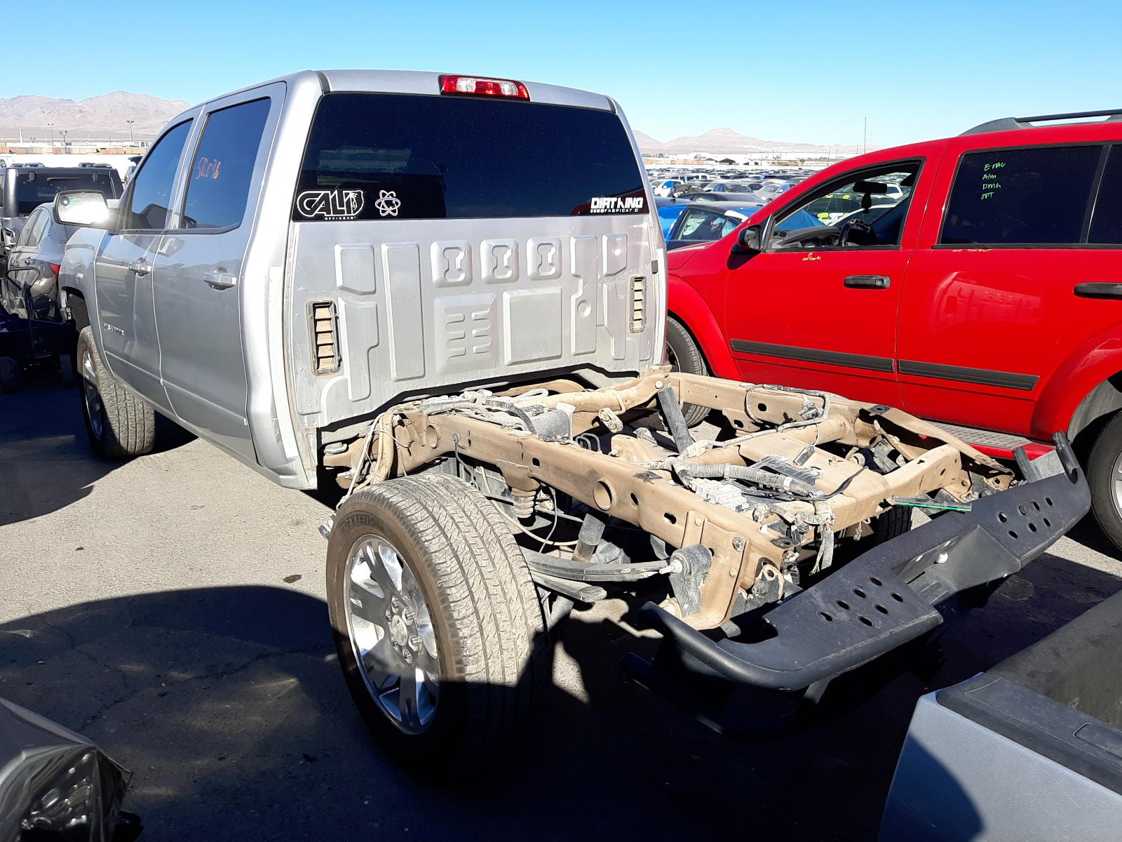 Photo 3 from auction – 2018 CHEVROLET SILVERADO with VIN 3GCUKREC9JG464002
