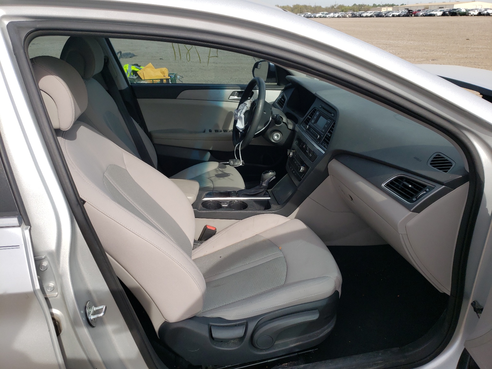 Photo 5 from auction – 2015 HYUNDAI SONATA SE with VIN 5NPE24AF8FH196775