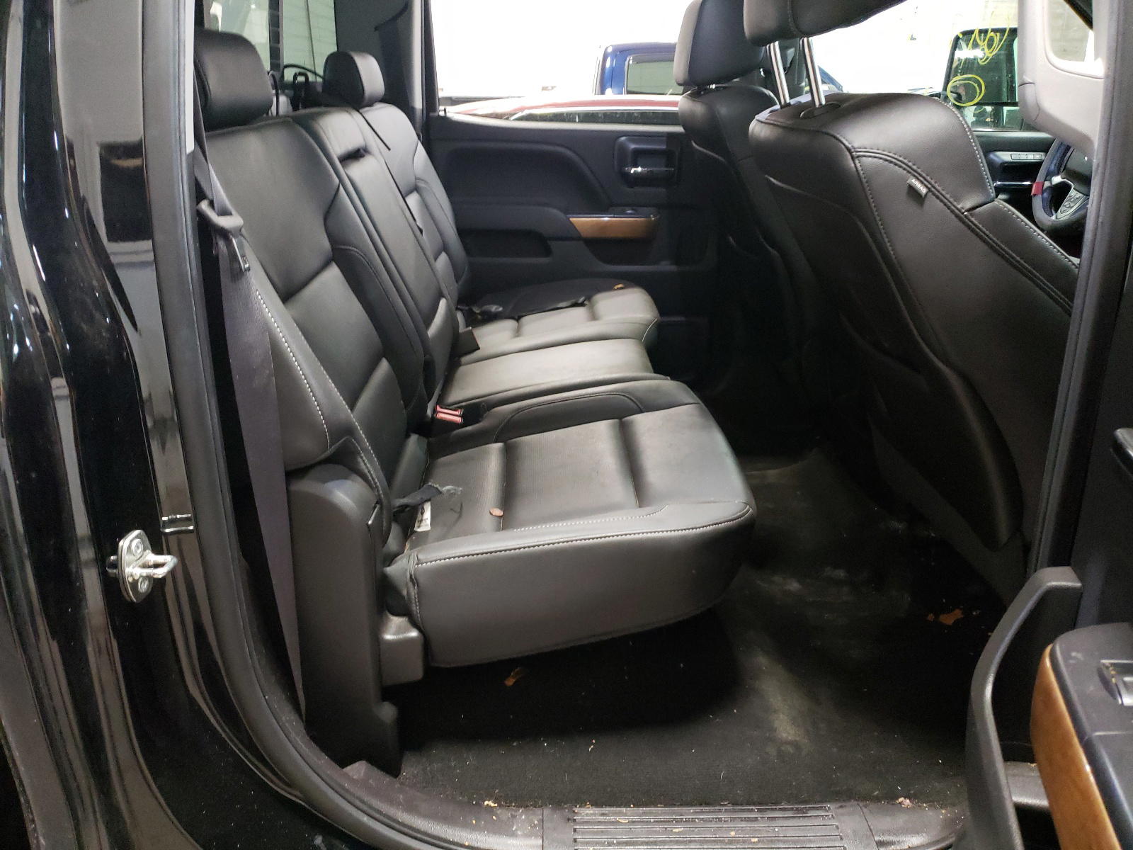 Photo 6 from auction – 2015 CHEVROLET SILVERADO with VIN 3GCUKSEC3FG329242