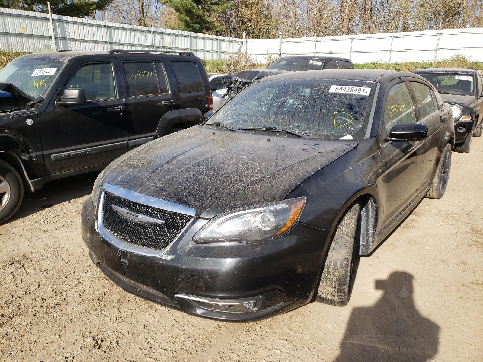Photo 2 from auction – 2014 CHRYSLER 200 LIMITE with VIN 1C3CCBCG0EN164131
