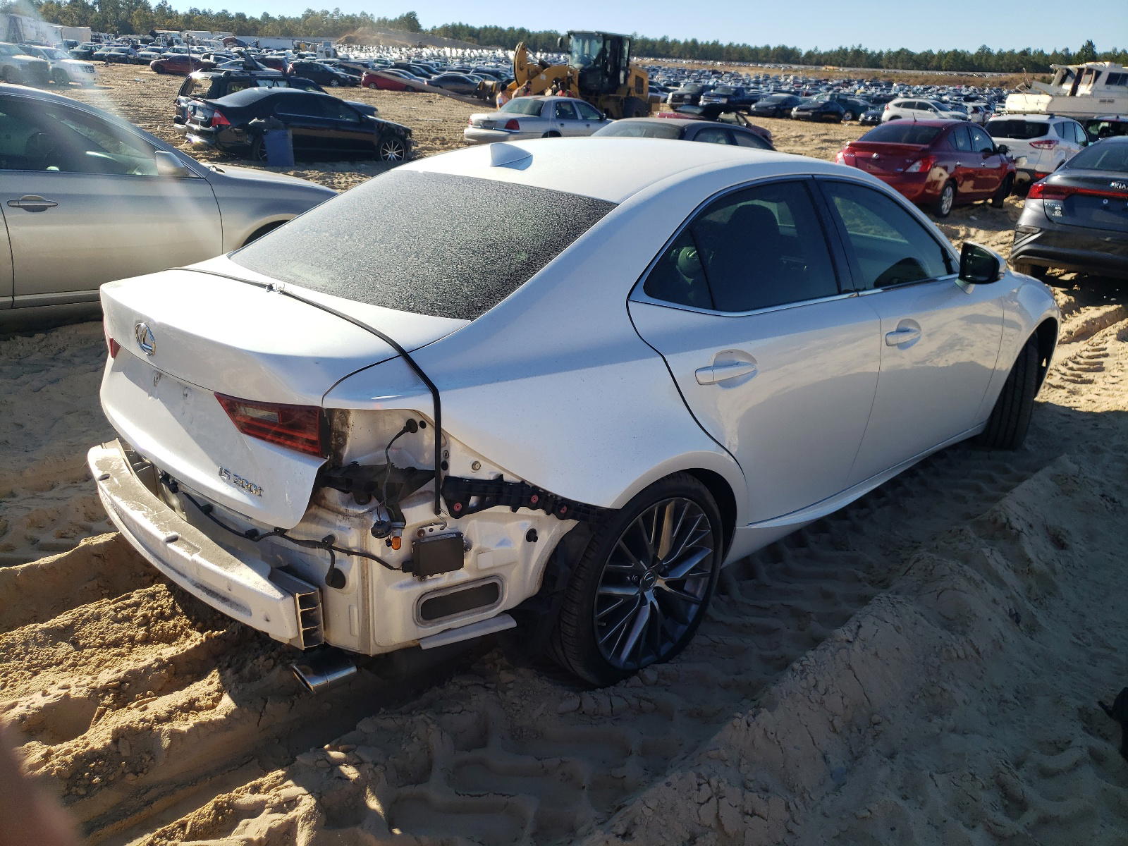 Photo 4 from auction – 2016 LEXUS IS 200T with VIN JTHBA1D23G5004420