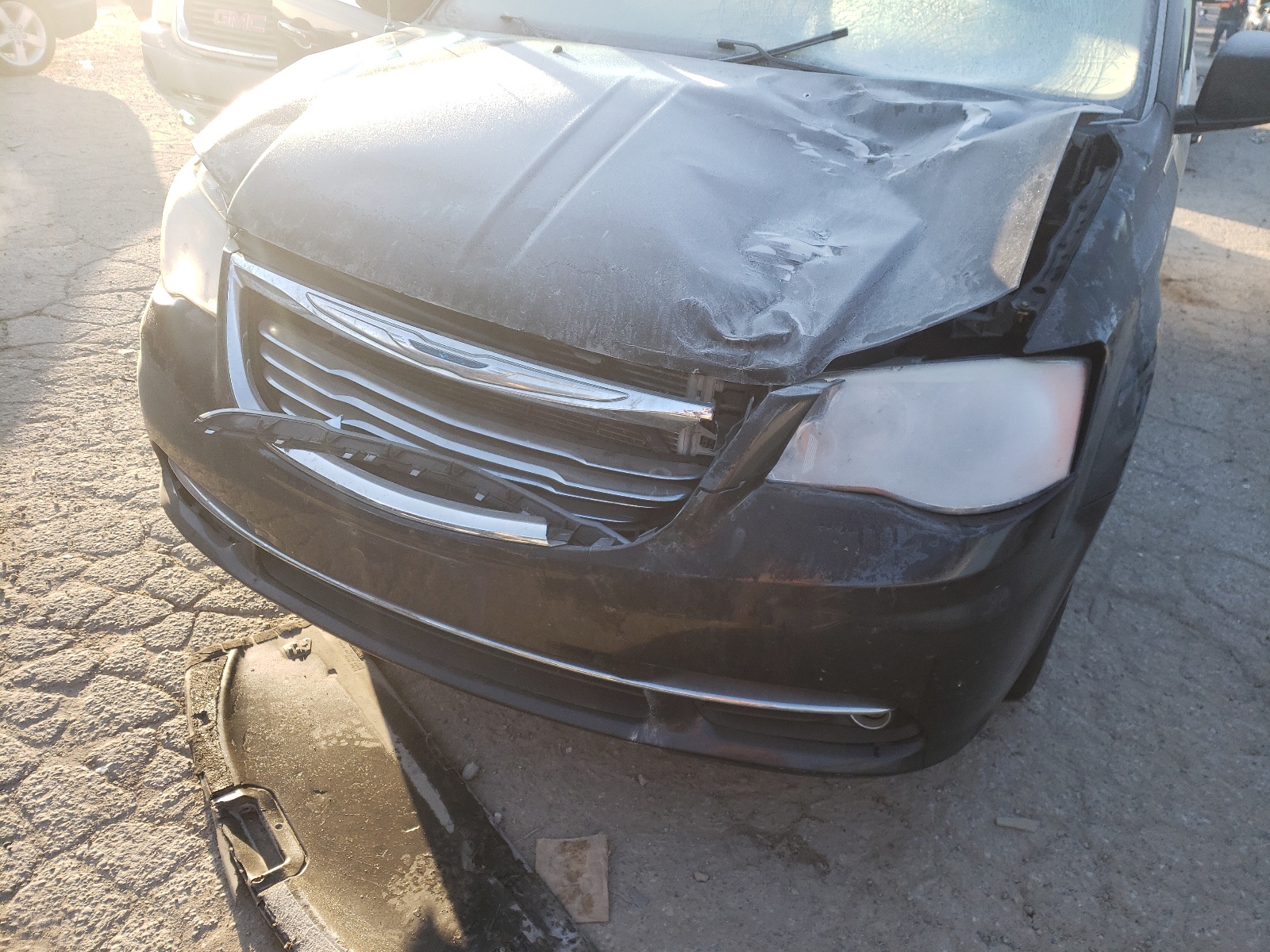 Photo 9 from auction – 2013 CHRYSLER TOWN & COU with VIN 2C4RC1BG2DR808537