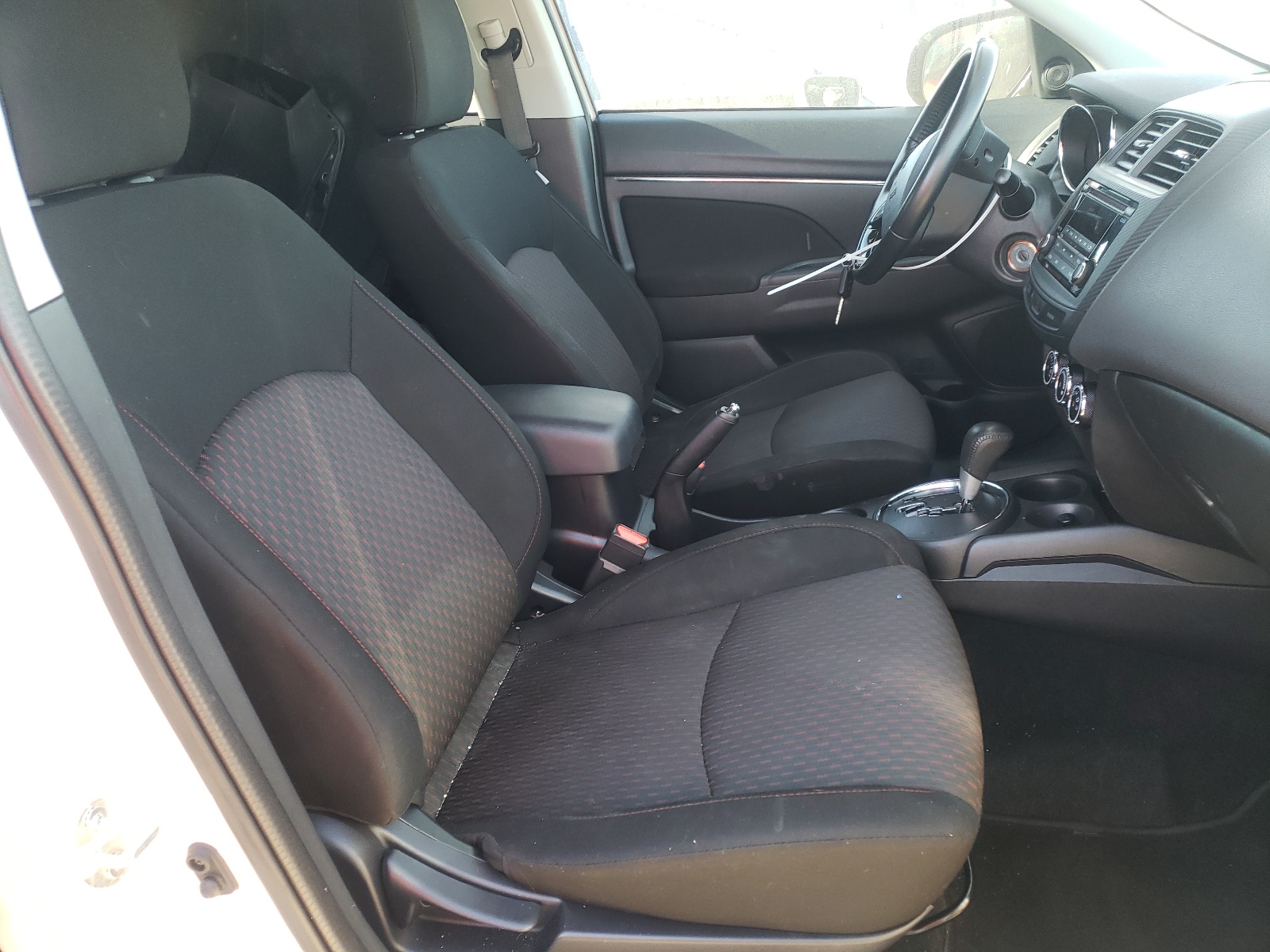 Photo 5 from auction – 2017 MITSUBISHI OUTLANDER with VIN JA4AR3AU9HZ046148