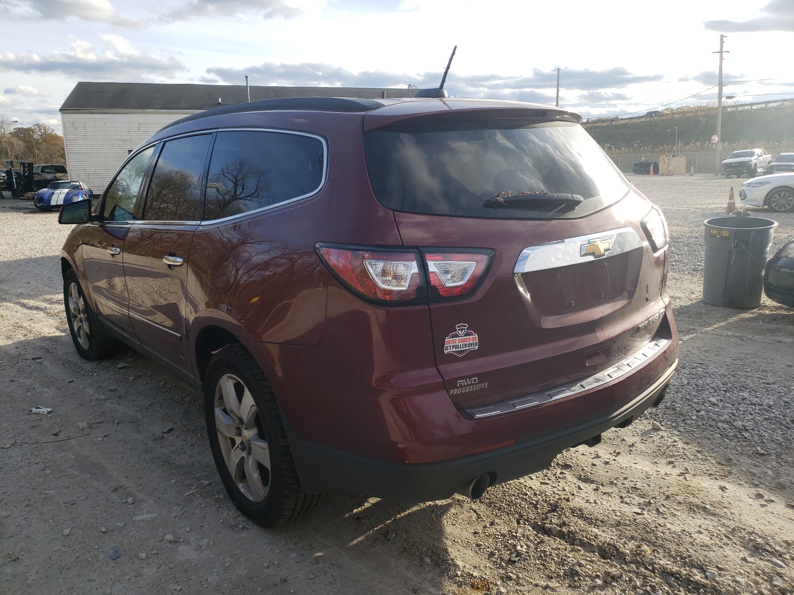 Photo 3 from auction – 2016 CHEVROLET TRAVERSE L with VIN 1GNKVJKD9GJ214254