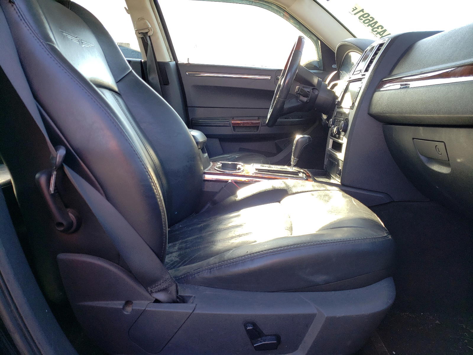 Photo 5 from auction – 2009 CHRYSLER 300C with VIN 2C3LK63T59H562862