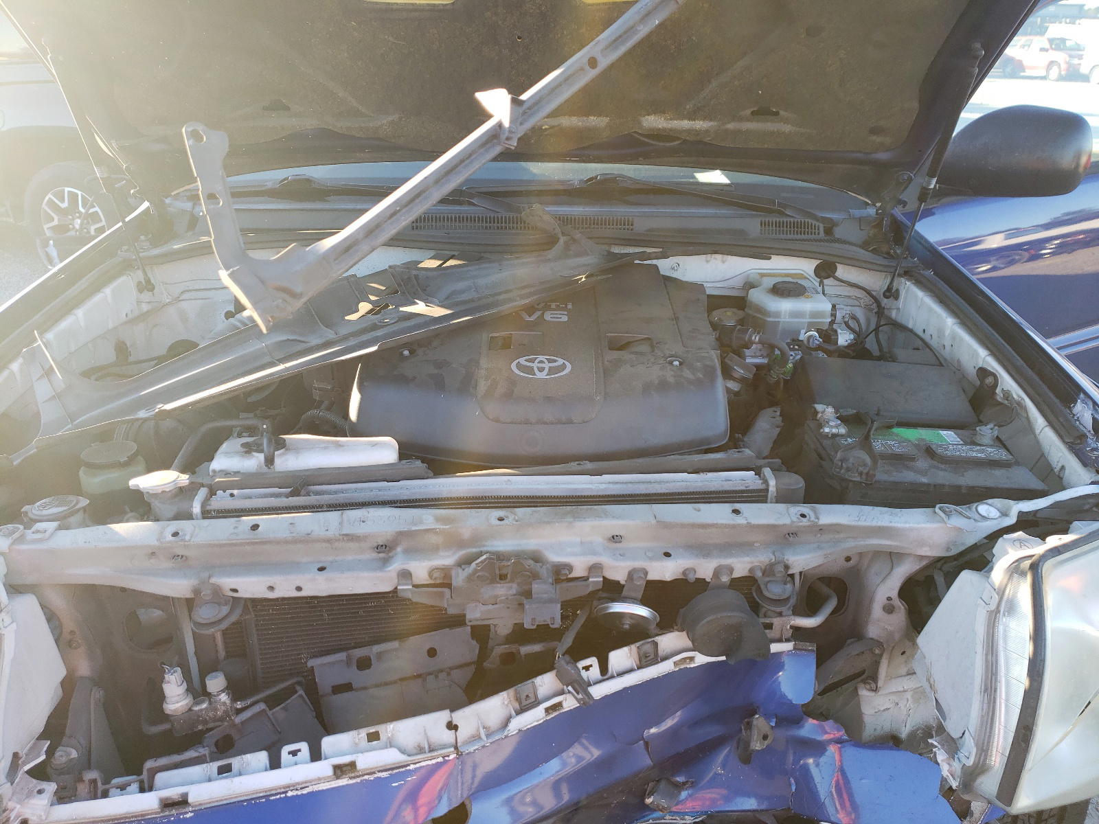 Photo 7 from auction – 2004 TOYOTA 4RUNNER SR with VIN JTEBU14R948013778