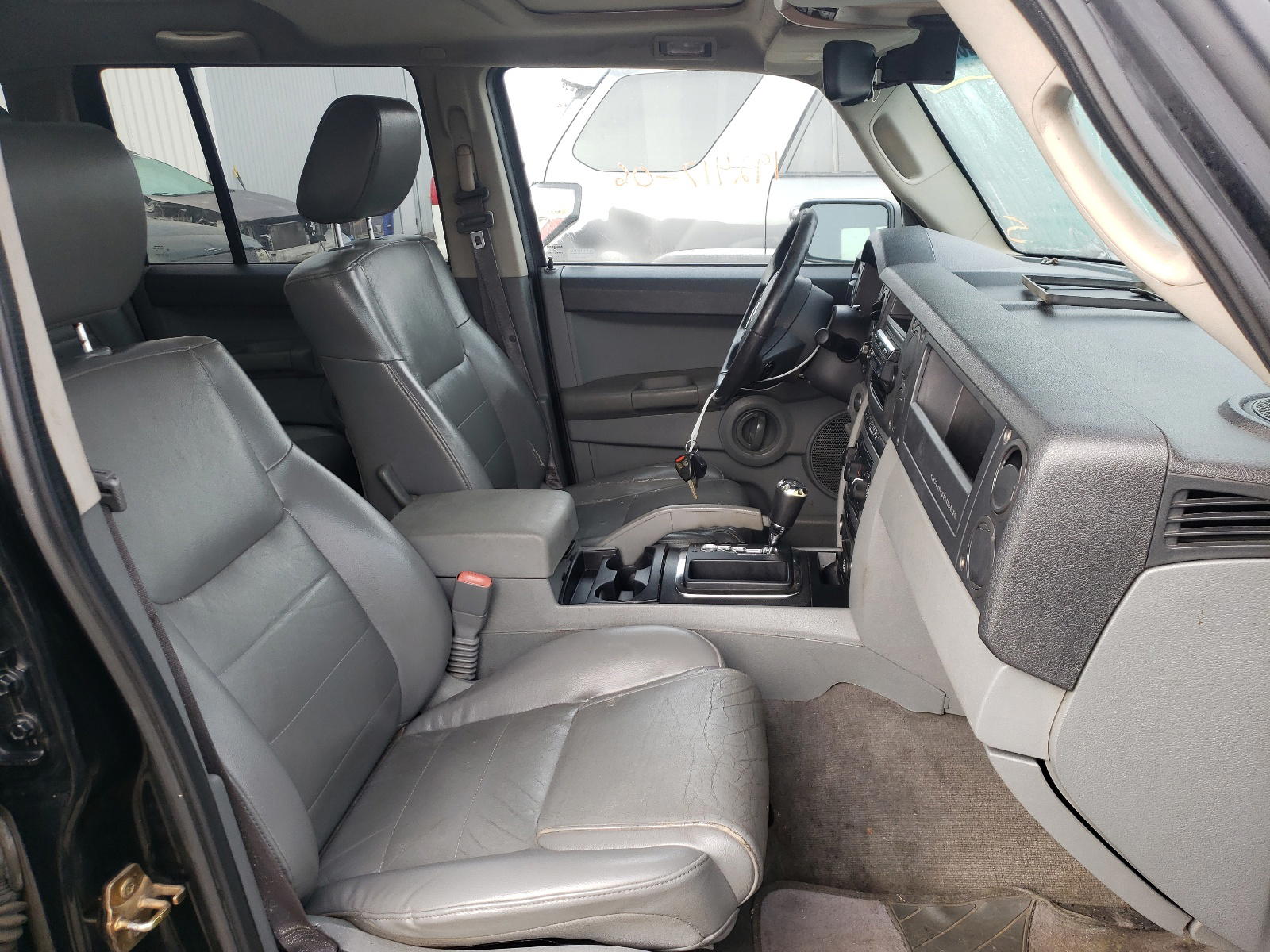 Photo 5 from auction – 2006 JEEP COMMANDER with VIN 1J8HH48K46C232626