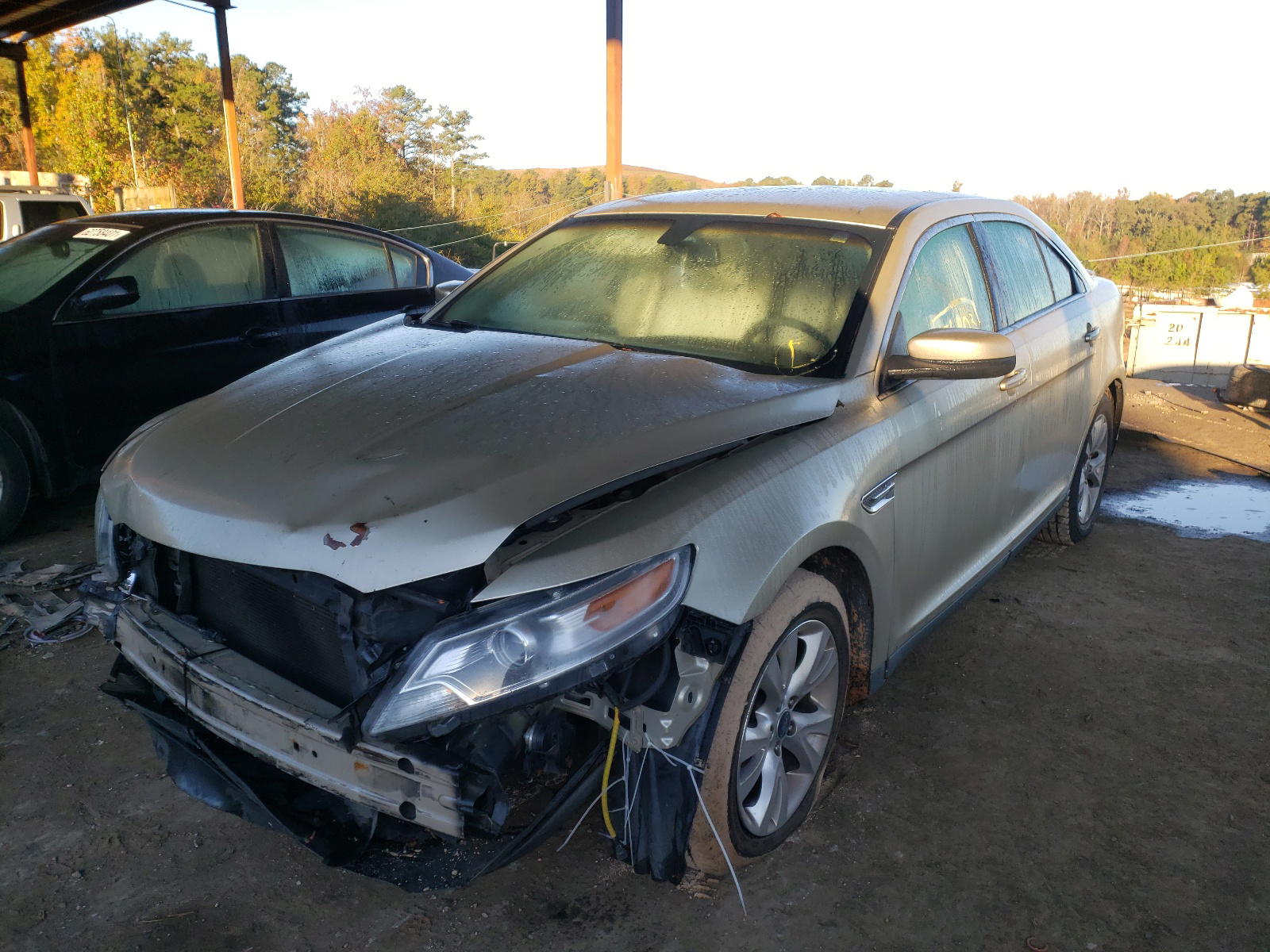 Photo 2 from auction – 2011 FORD TAURUS SEL with VIN 1FAHP2EW5BG119198