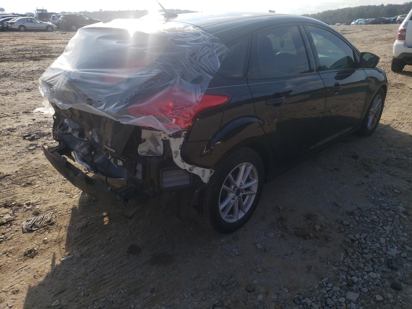 Photo 4 from auction – 2015 FORD FOCUS SE with VIN 1FADP3K22FL292180