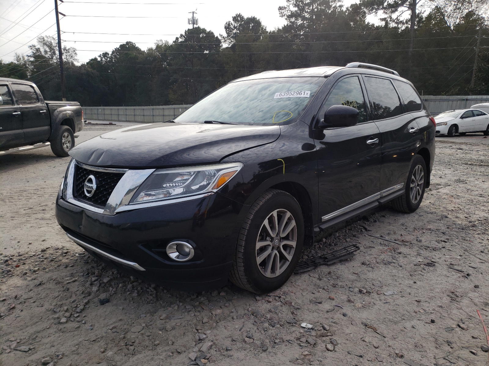 Photo 2 from auction – 2015 NISSAN PATHFINDER with VIN 5N1AR2MN6FC720479