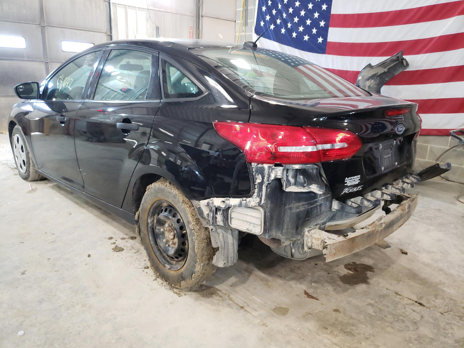 Photo 3 from auction – 2018 FORD FOCUS S with VIN 1FADP3E23JL249357