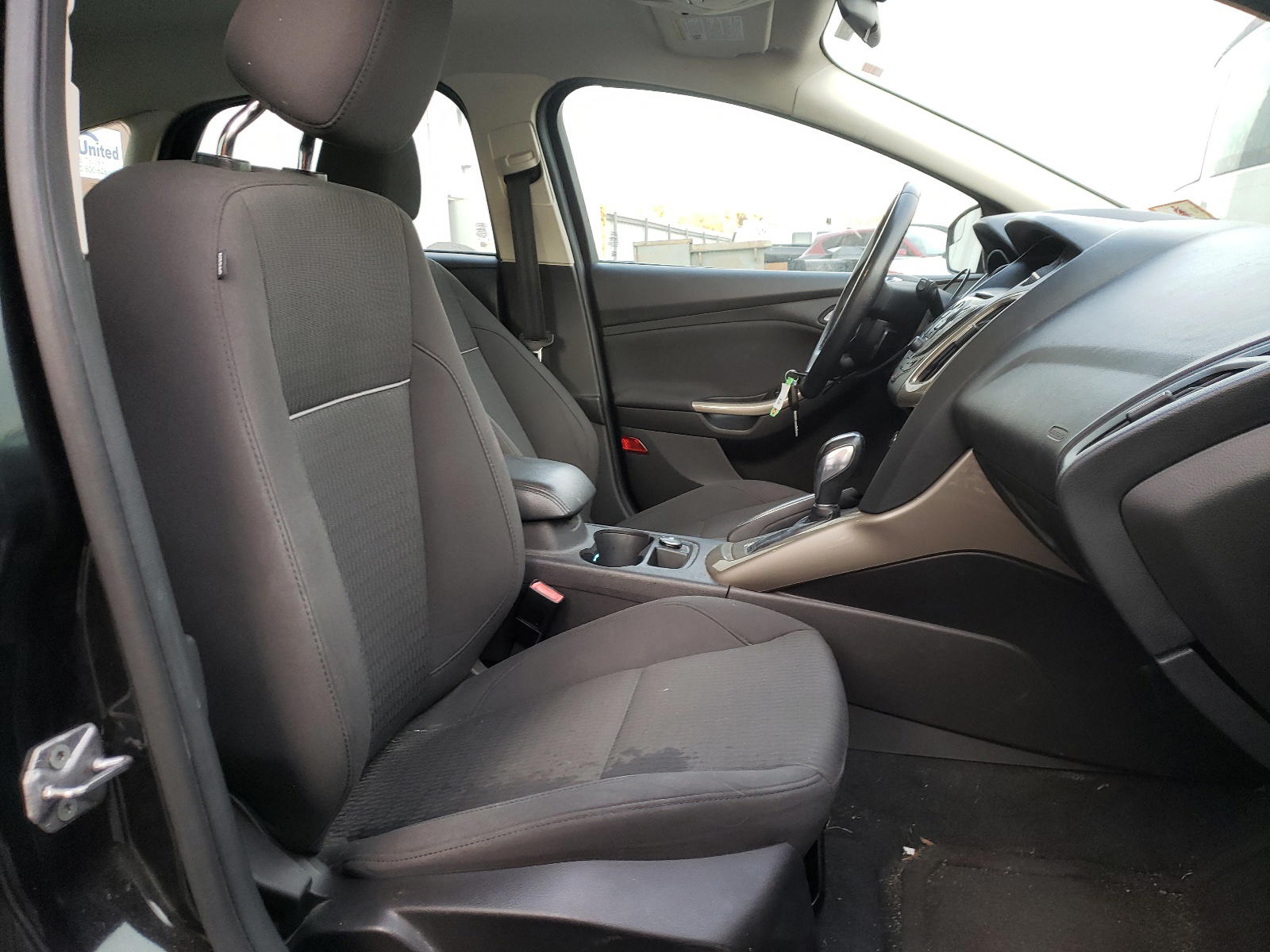 Photo 5 from auction – 2012 FORD FOCUS SEL with VIN 1FAHP3M25CL307166