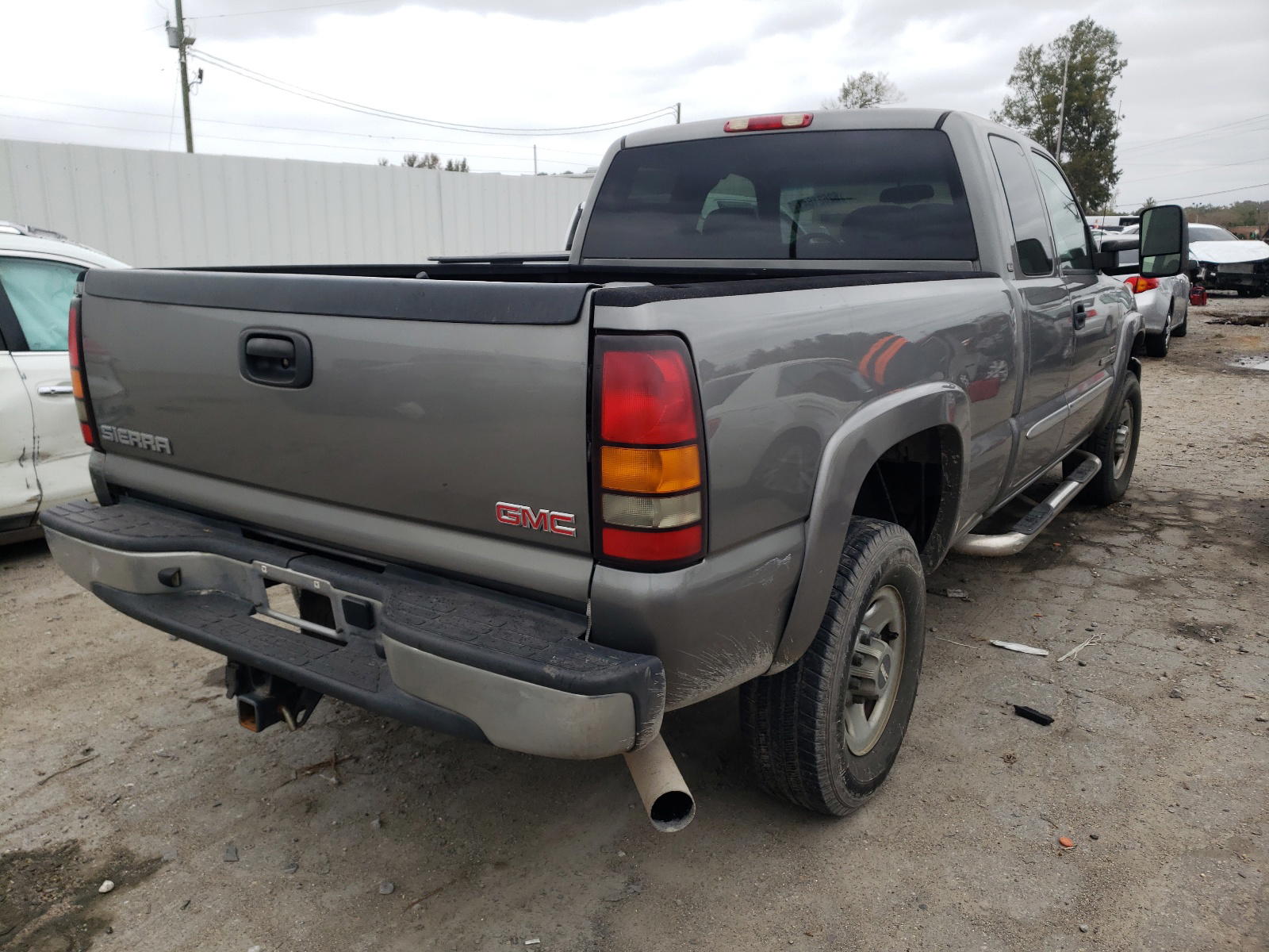 Photo 4 from auction – 2006 GMC SIERRA C25 with VIN 1GTHC29296E113631