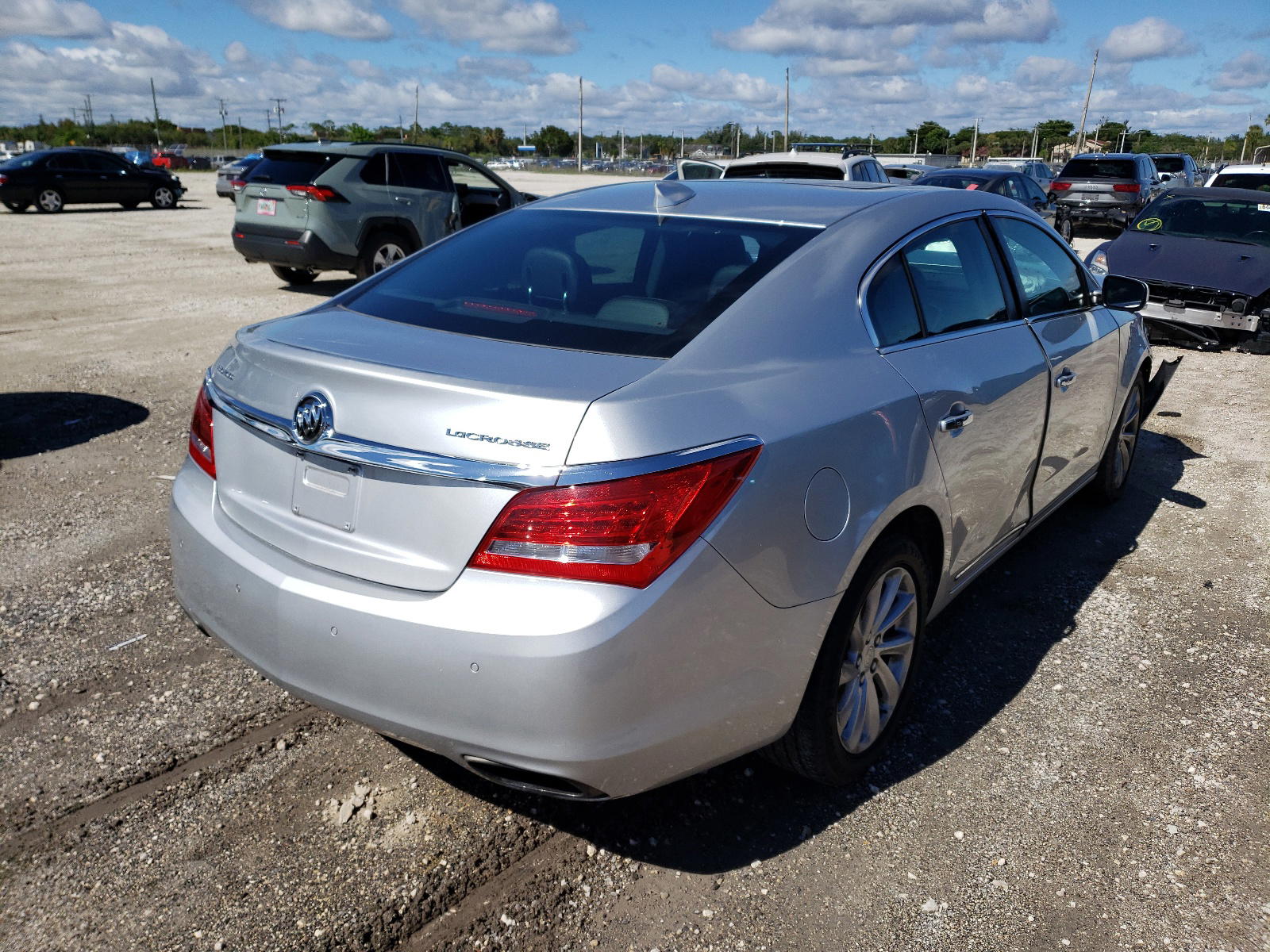 Photo 4 from auction – 2016 BUICK LACROSSE with VIN 1G4GB5G35GF123317