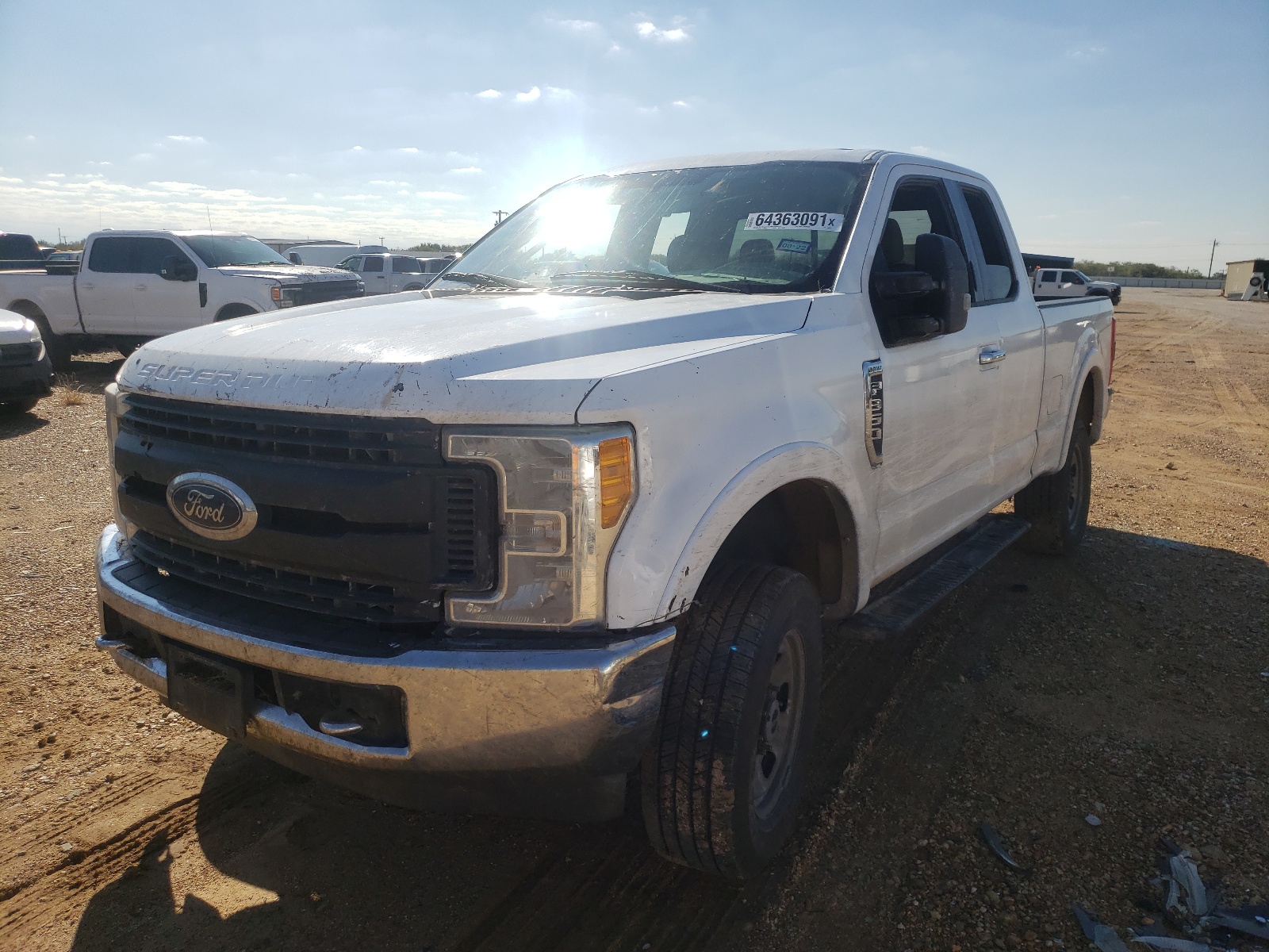 Photo 2 from auction – 2017 FORD F350 SUPER with VIN 1FT8X3B64HEC39843
