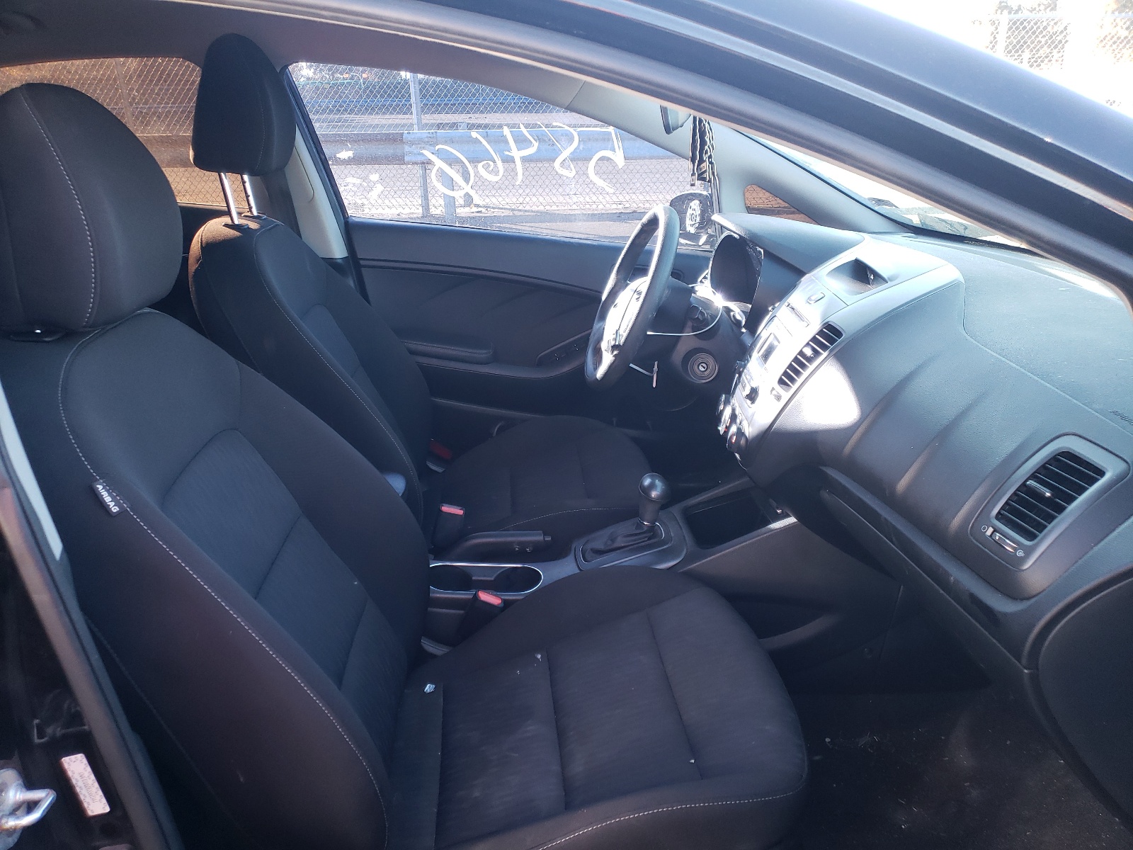 Photo 5 from auction – 2016 KIA FORTE LX with VIN KNAFK4A68G5568344