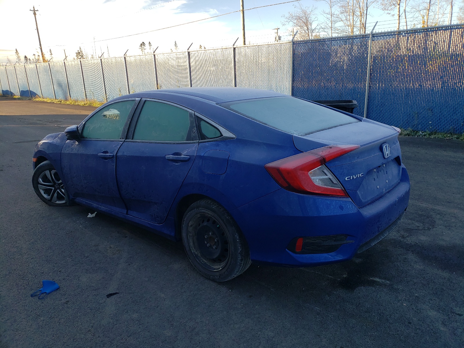 Photo 3 from auction – 2018 HONDA CIVIC LX with VIN 2HGFC2F50JH023566