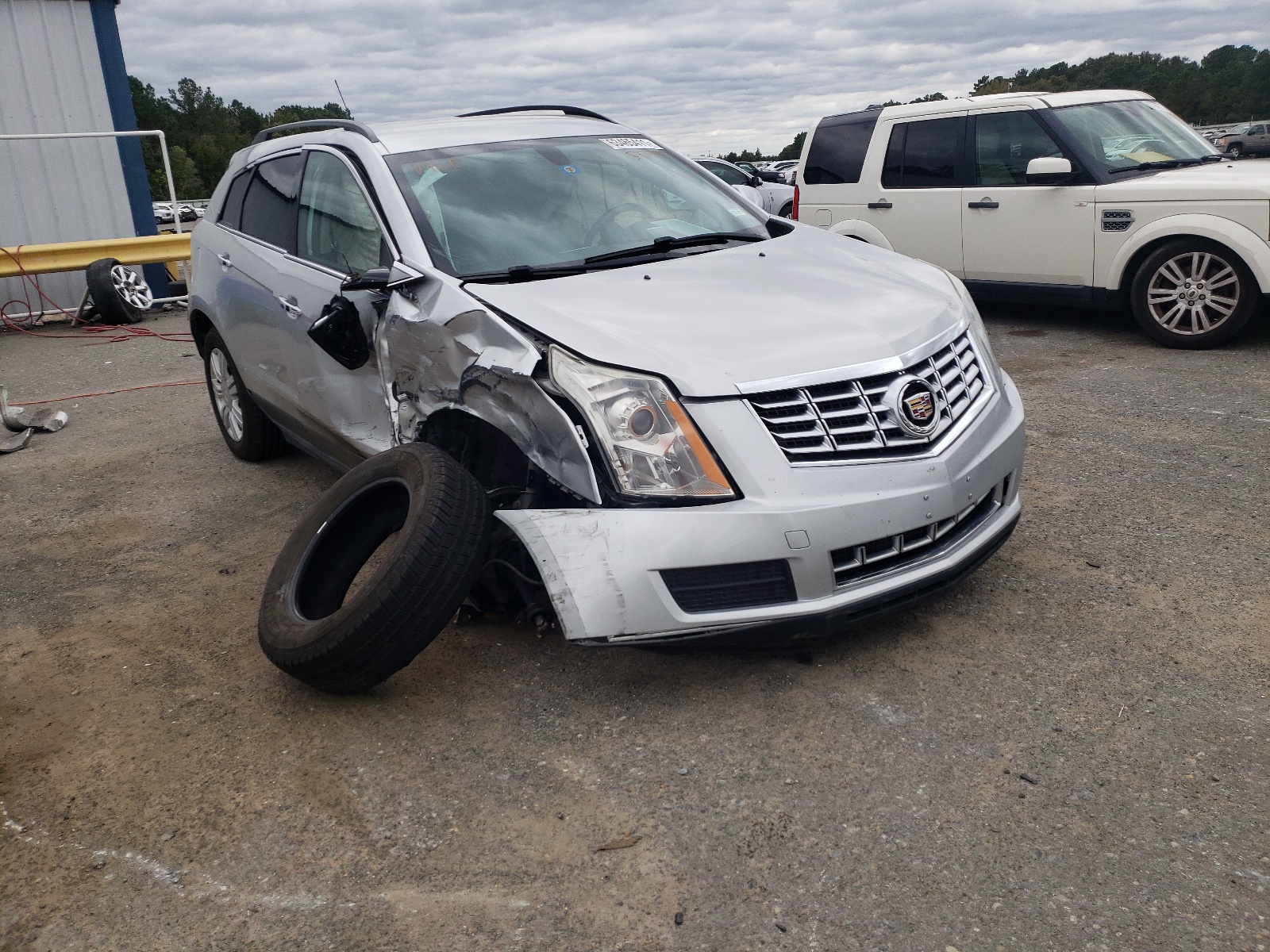 Photo 1 from auction – 2015 CADILLAC SRX with VIN 3GYFNAE3XFS597996