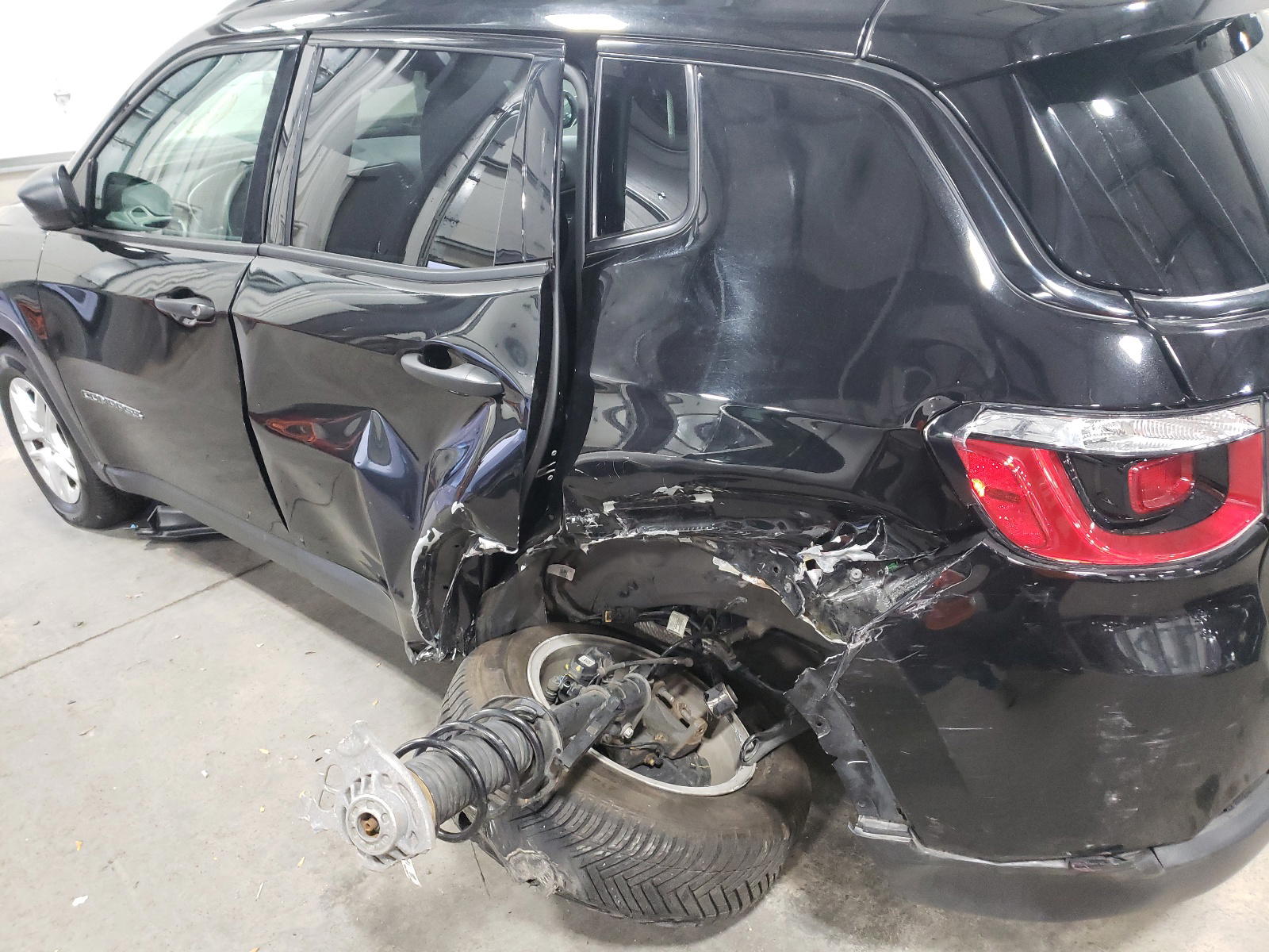 Photo 9 from auction – 2018 JEEP COMPASS SP with VIN 3C4NJCAB8JT204148