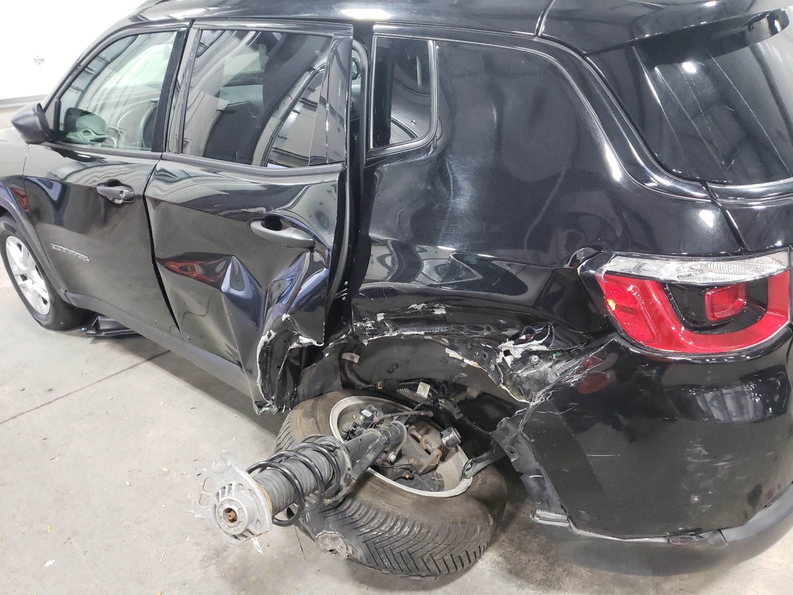 Zdjęcie 9 z aukcji – 2018 JEEP COMPASS SP z VIN 3C4NJCAB8JT204148