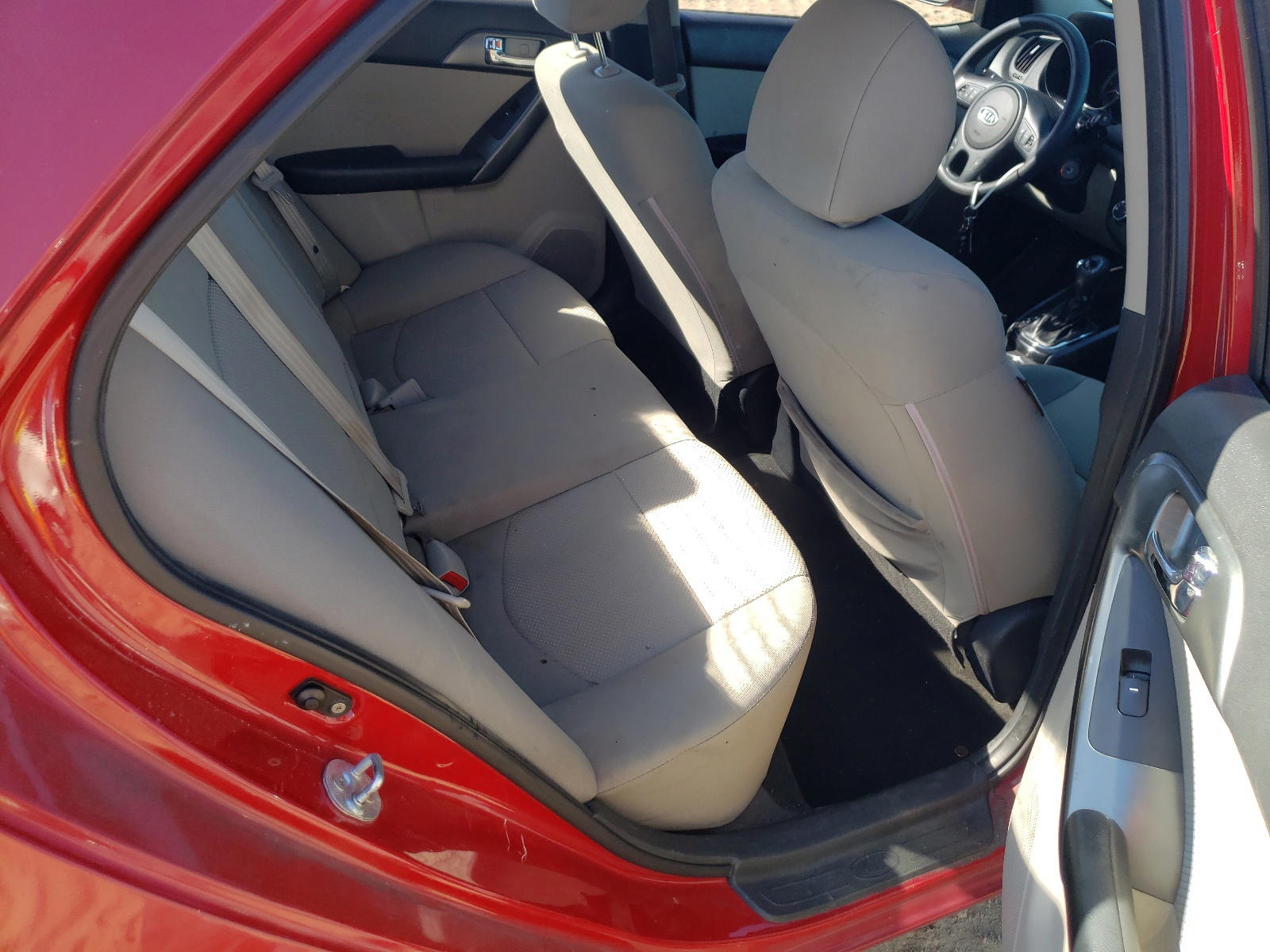 Photo 6 from auction – 2013 KIA FORTE EX with VIN KNAFU4A25D5729784