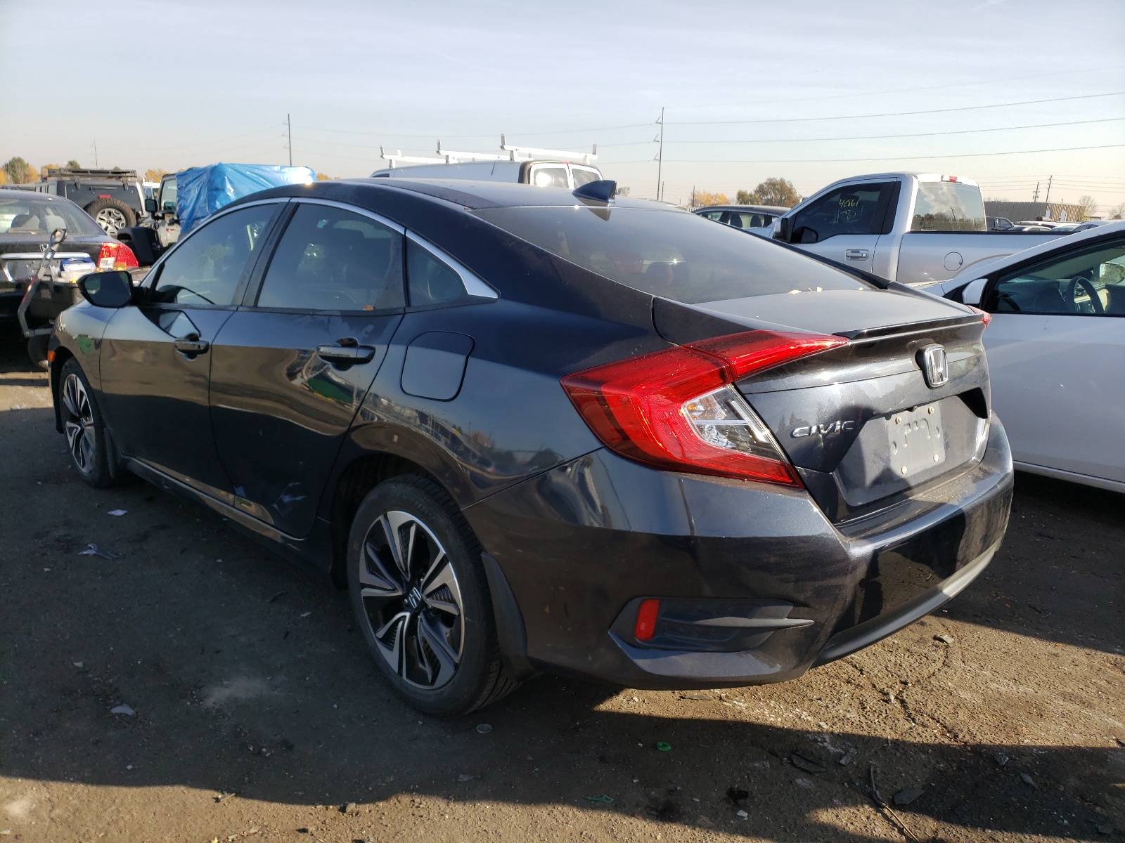 Photo 3 from auction – 2018 HONDA CIVIC EXL with VIN JHMFC1F74JX018388