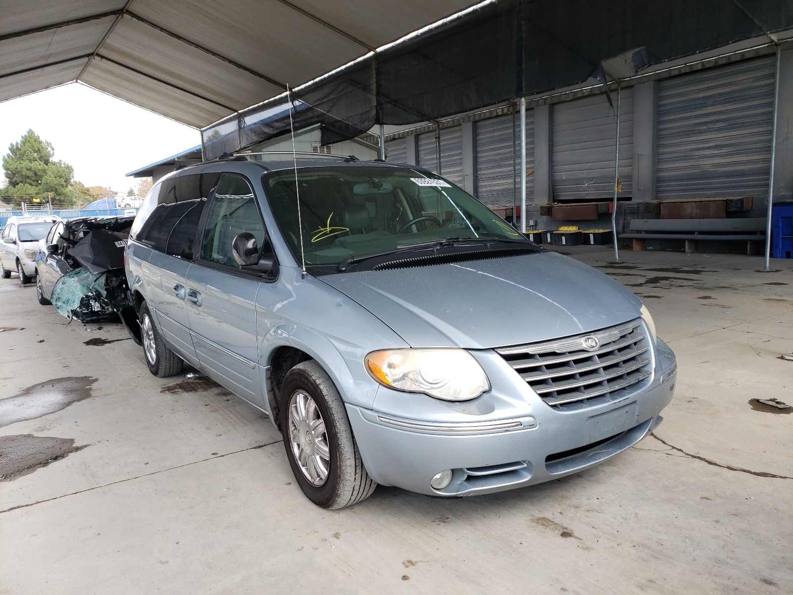 Photo 1 from auction – 2006 CHRYSLER TOWN & COU with VIN 2A8GP64L66R716362