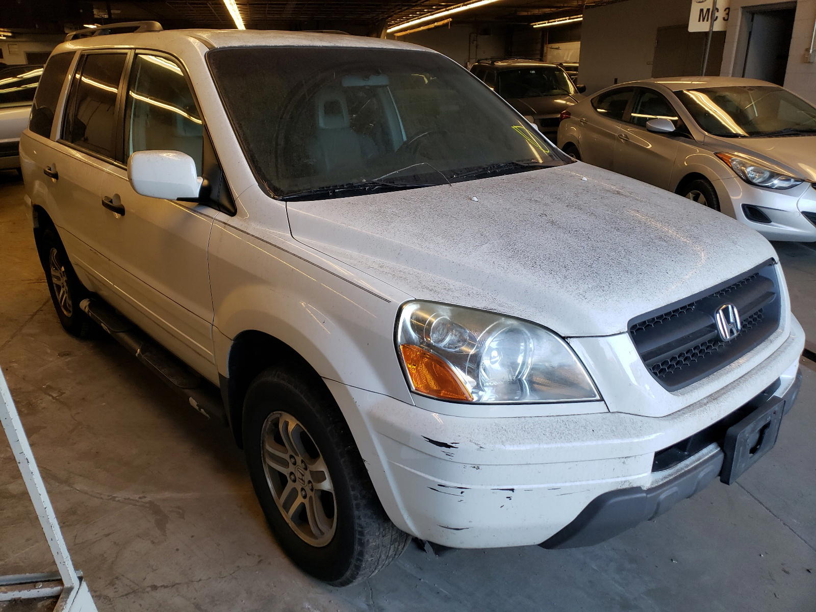 HONDA PILOT 2004 with VIN 5FNYF18574B001368 - Photo from auction