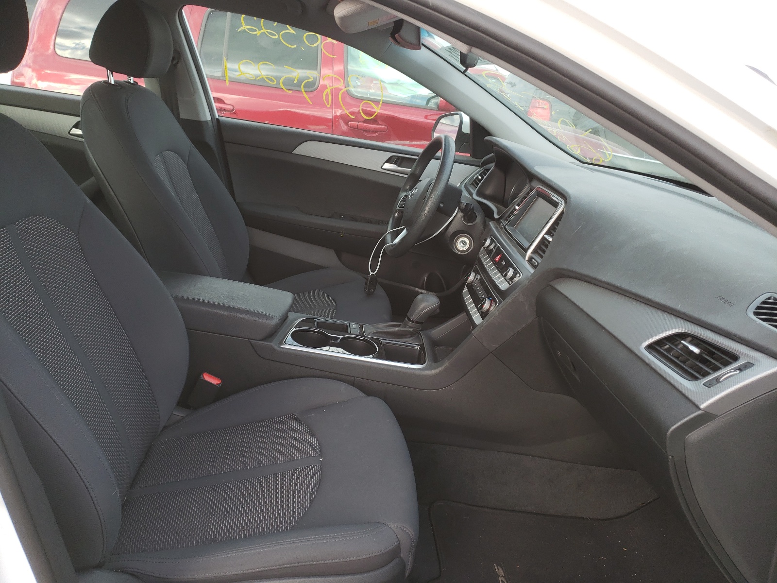 Photo 5 from auction – 2019 HYUNDAI SONATA SE with VIN 5NPE24AF6KH729913