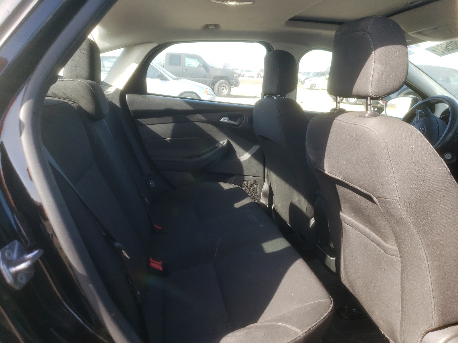 Photo 6 from auction – 2018 FORD FOCUS SEL with VIN 1FADP3H24JL305026