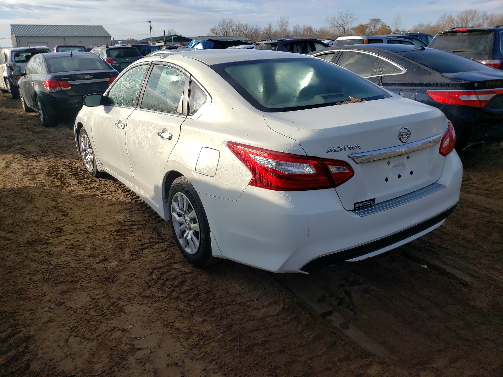 Photo 3 from auction – 2017 NISSAN ALTIMA 2.5 with VIN 1N4AL3AP6HC244812