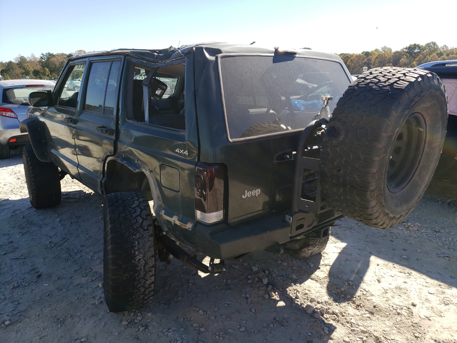 Photo 3 from auction – 1998 JEEP CHER 4X4 with VIN 1J4FJ68S0WL183708