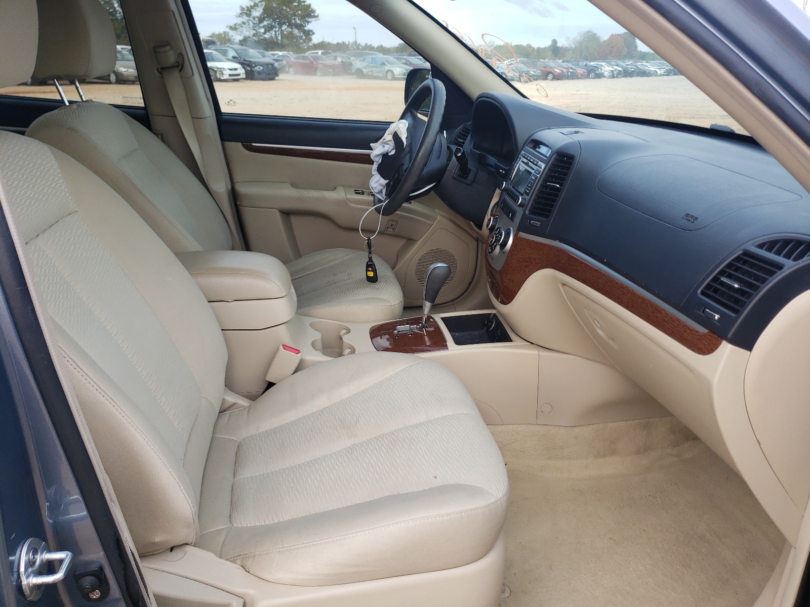 Photo 5 from auction – 2009 HYUNDAI SANTA FE G with VIN 5NMSG13D09H305911