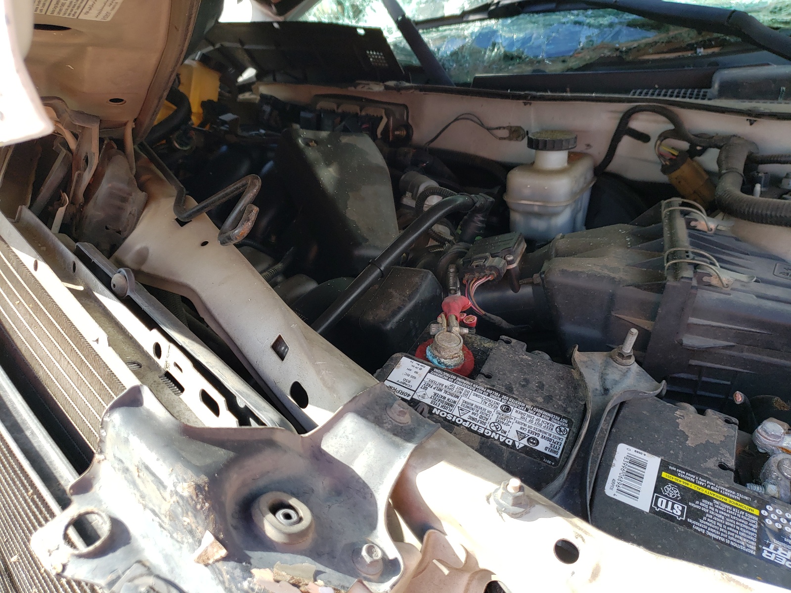 Photo 7 from auction – 2005 FORD ESCAPE XLT with VIN 1FMYU93165KA65443