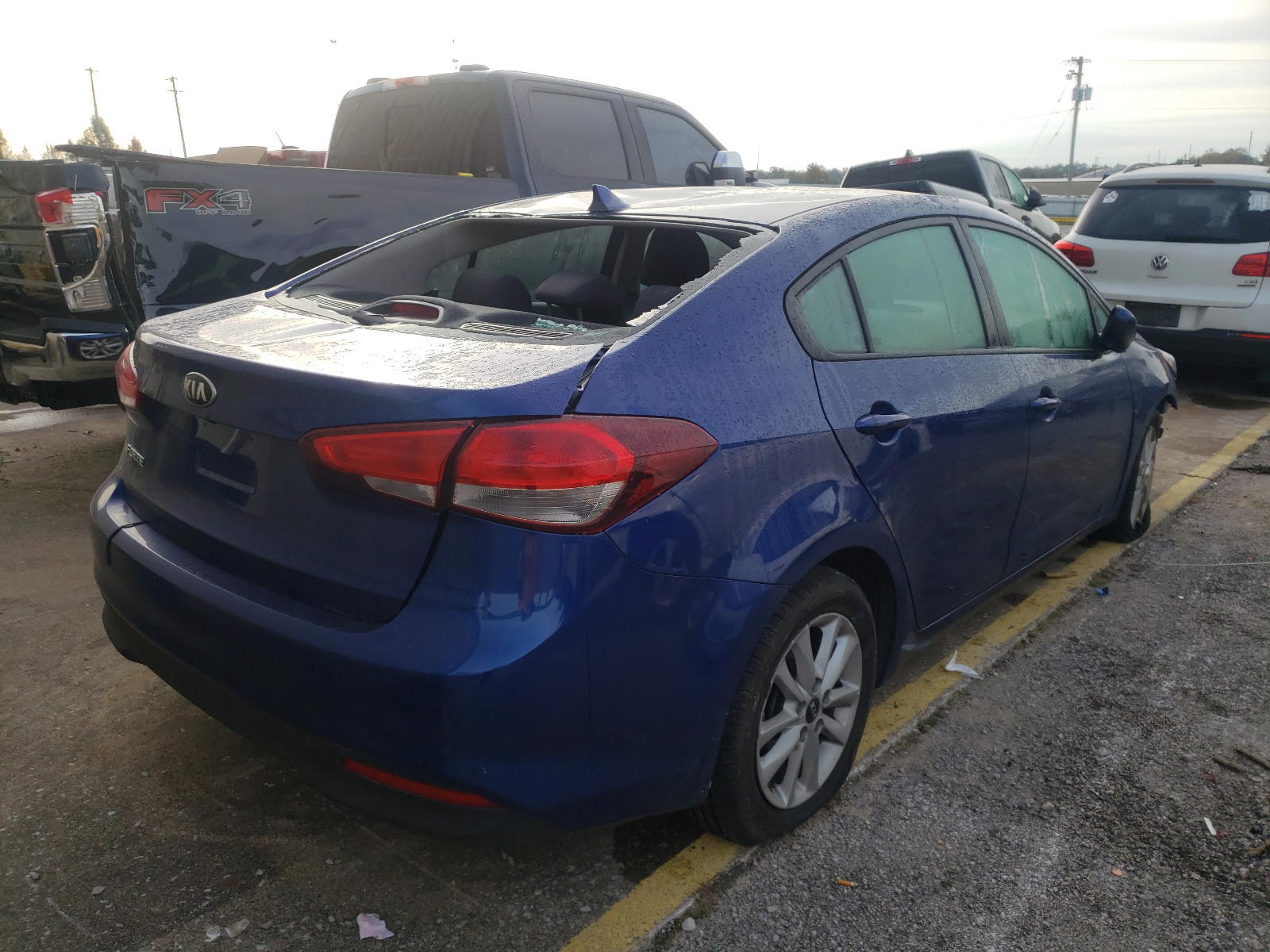 Photo 4 from auction – 2017 KIA FORTE LX with VIN 3KPFL4A70HE132151