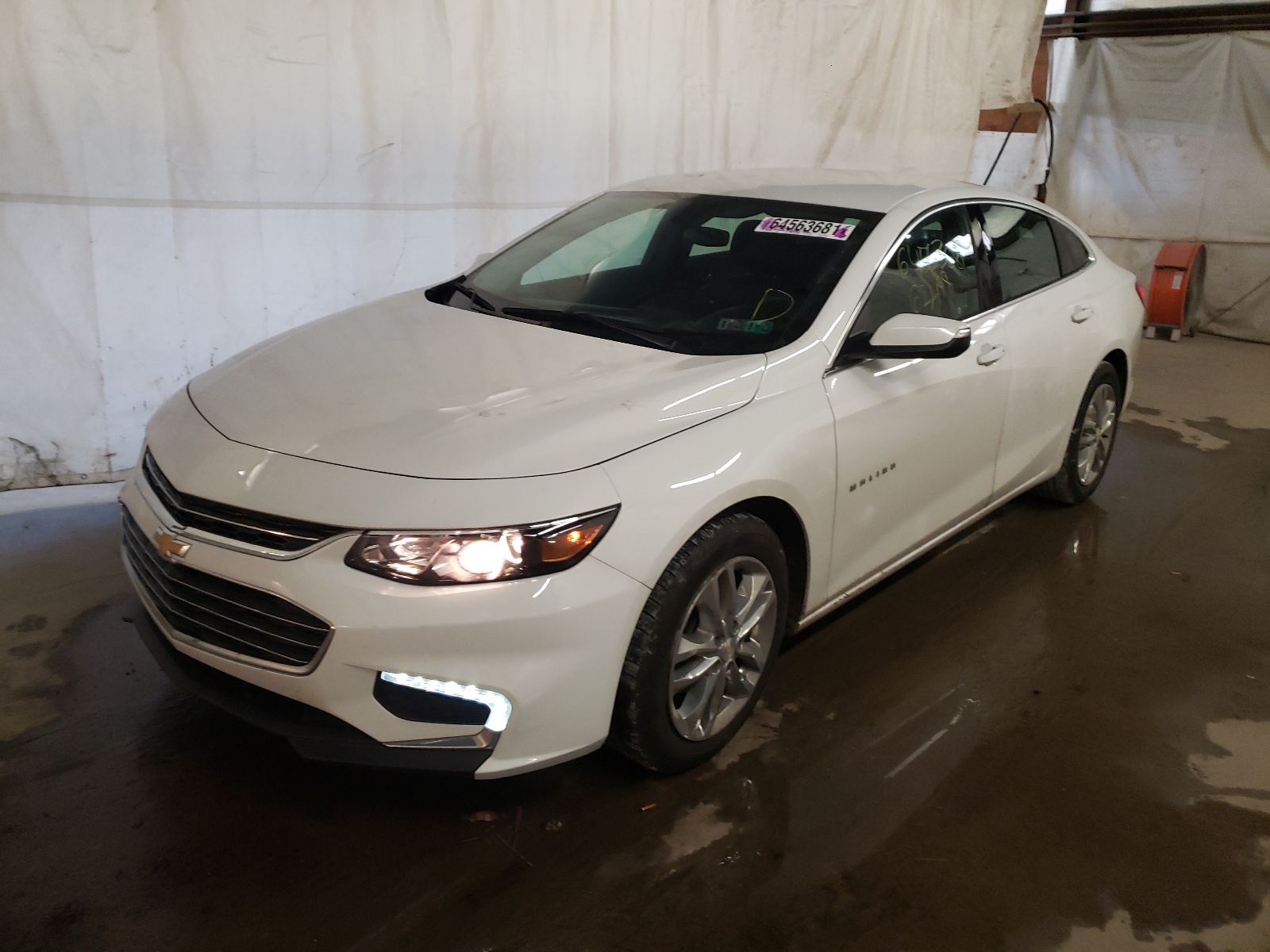 Photo 2 from auction – 2018 CHEVROLET MALIBU LT with VIN 1G1ZD5ST3JF198676